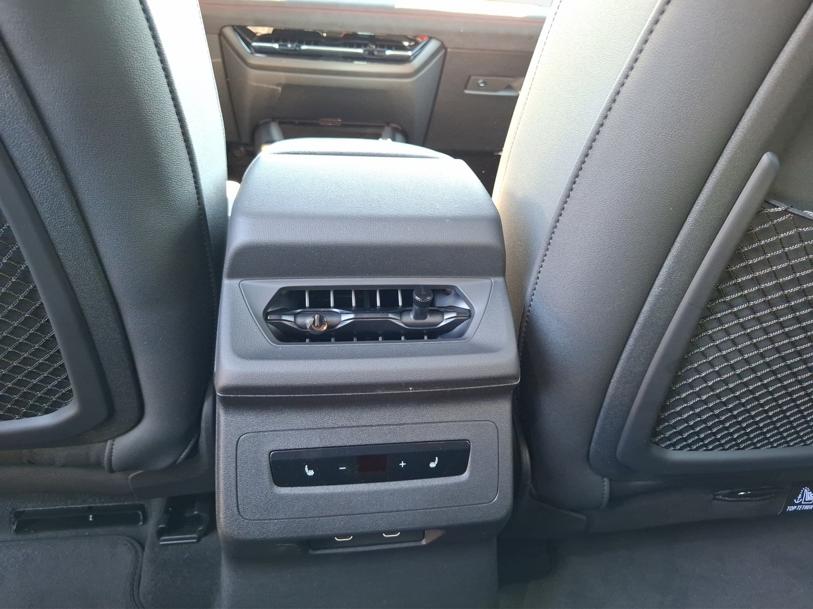 AUDI Q6 e-tron quattro-image-10