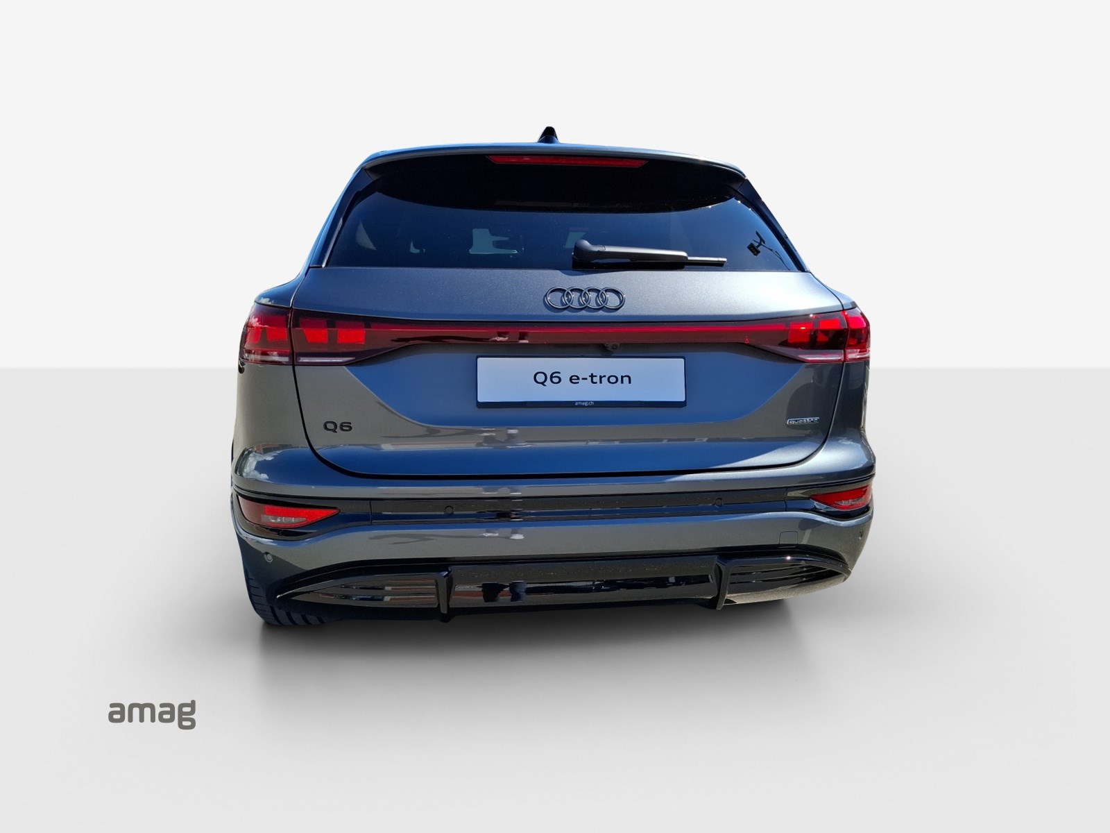 AUDI Q6 e-tron quattro-showroom-element-3