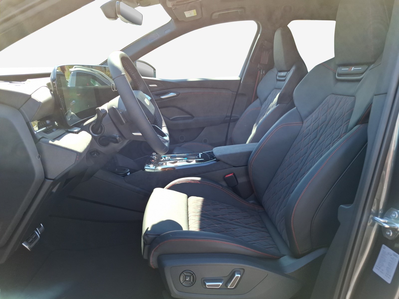 AUDI Q6 e-tron quattro-image-7
