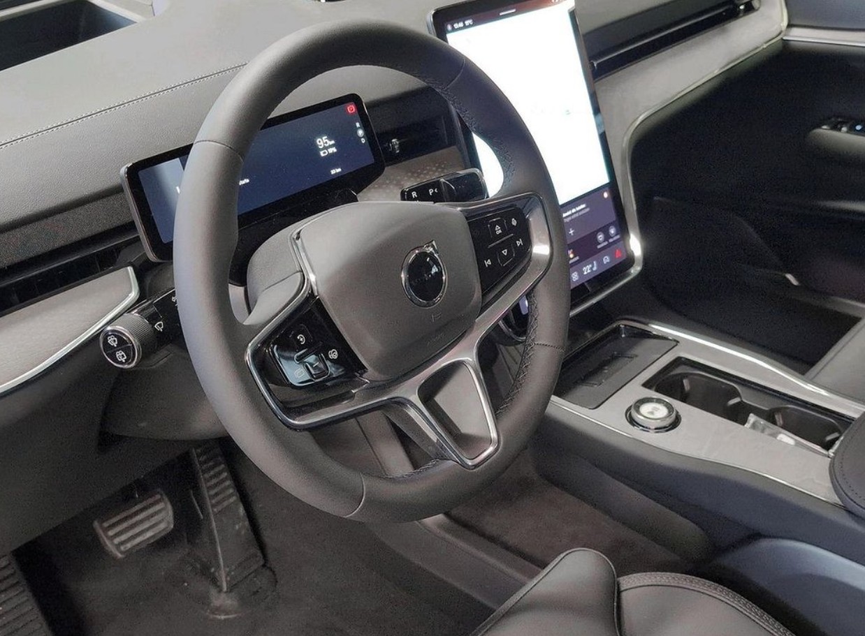 VOLVO EX90 Twin Performance 111 kWh Ultra AWD-showroom-element-2