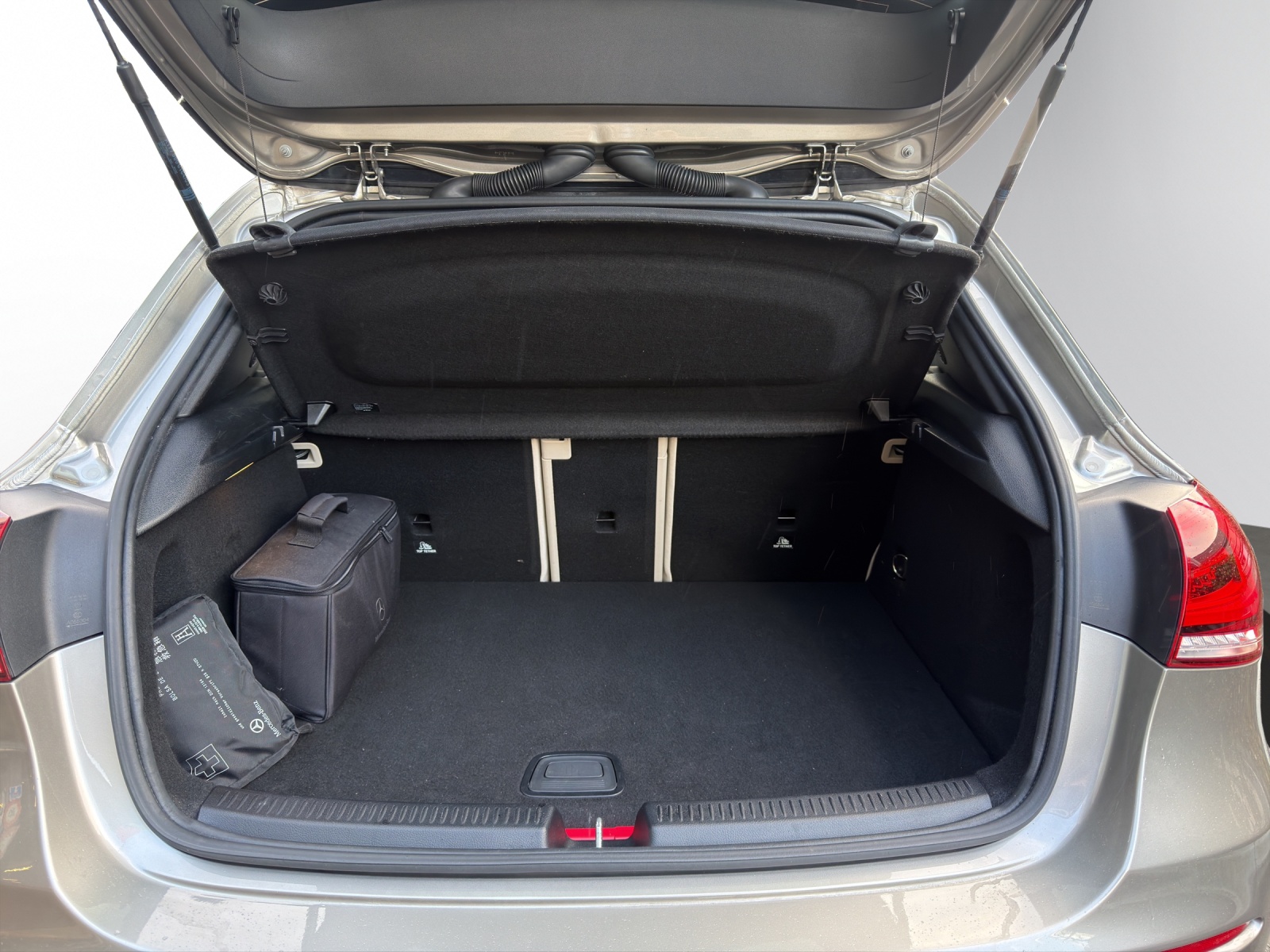 Image MERCEDES-BENZ A-250 A 250e Progressive