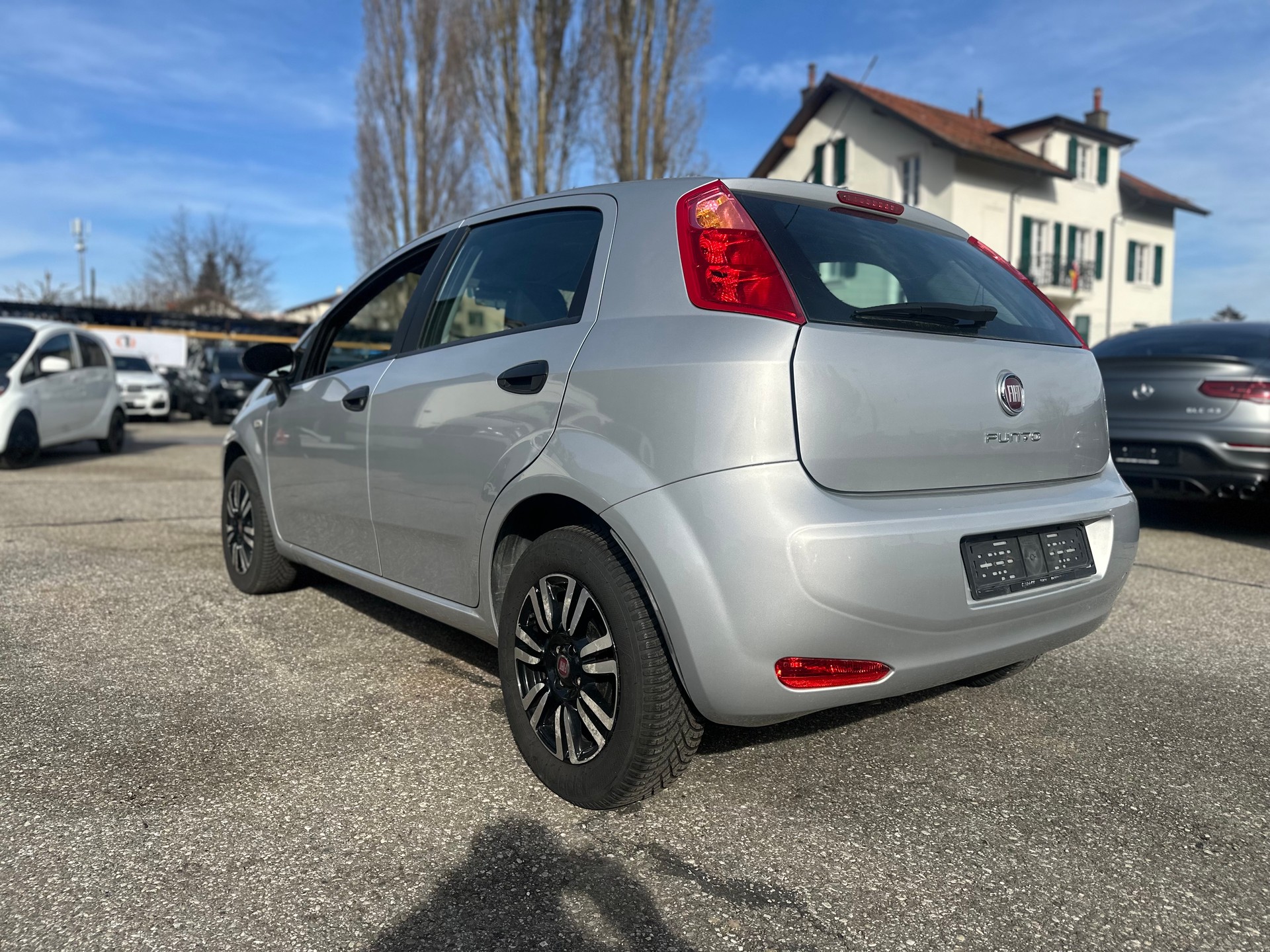 FIAT Punto 1.4 Lounge-showroom-element-2