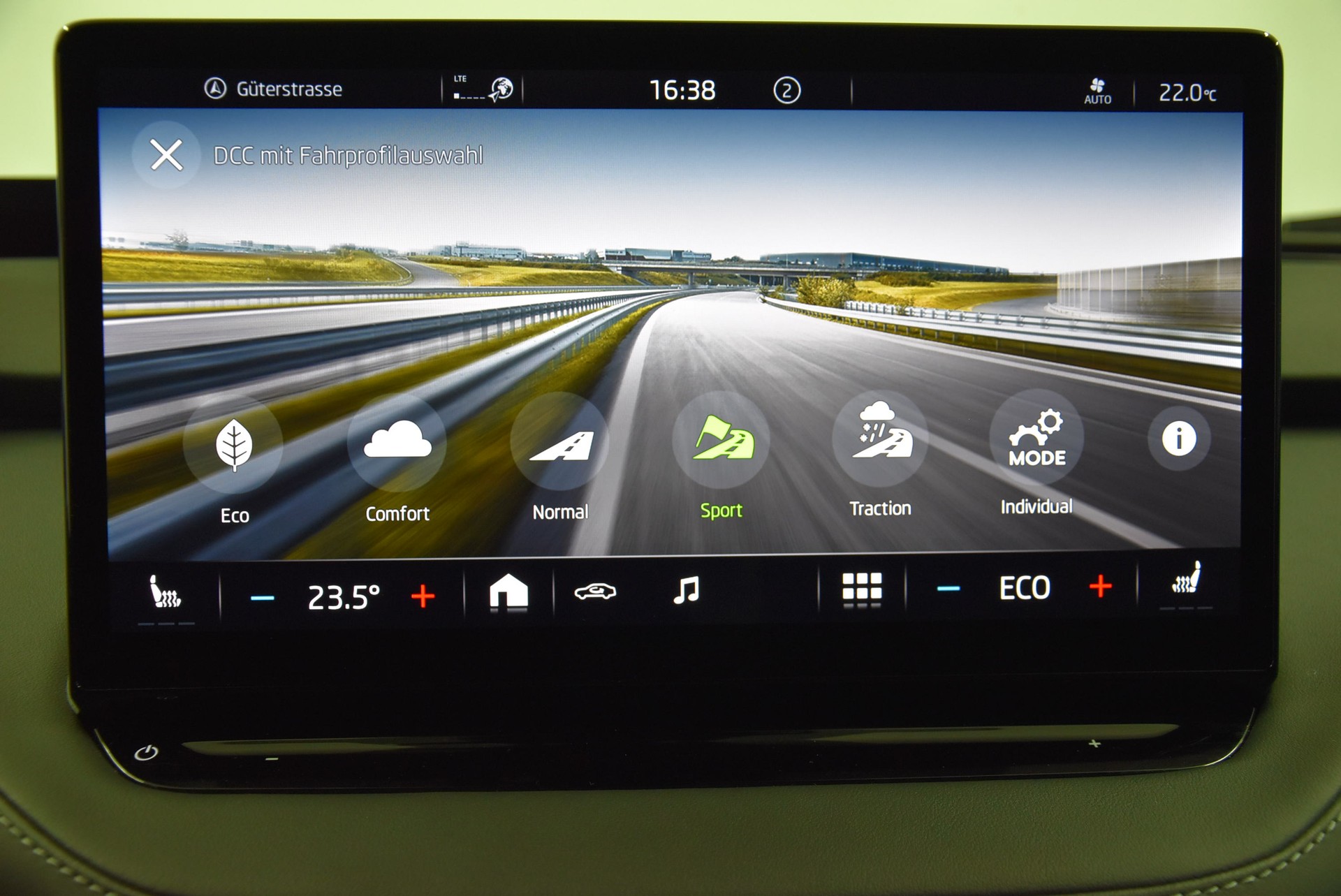 SKODA Enyaq iV 80 SportLine-image-11