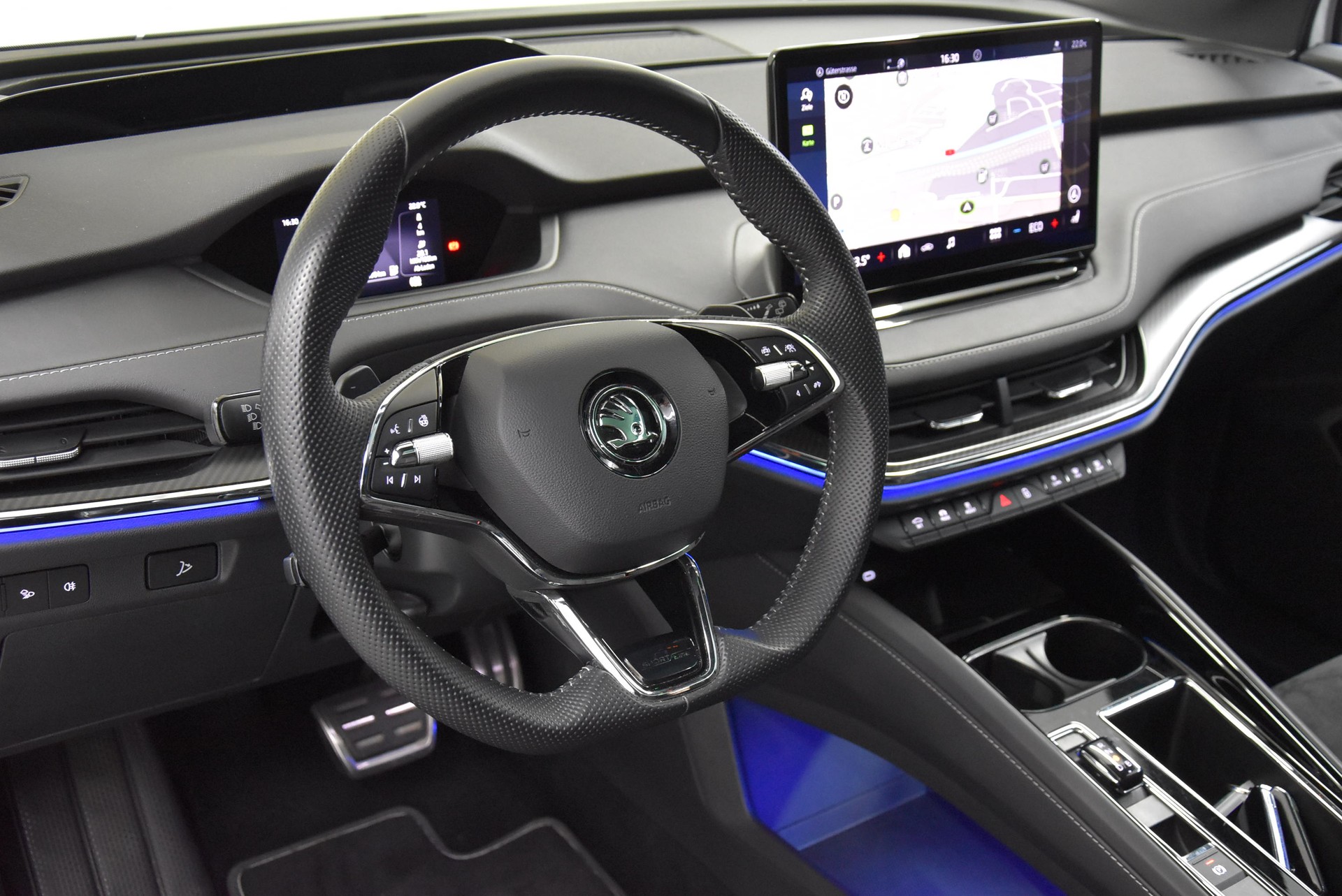 SKODA Enyaq iV 80 SportLine-image-2
