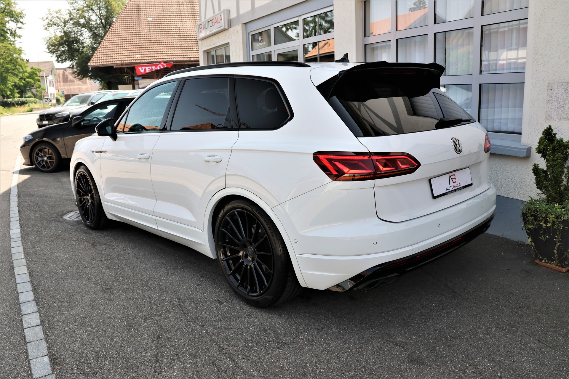 VW Touareg 3.0 TDI R Line Tiptronic (CH)-showroom-element-3
