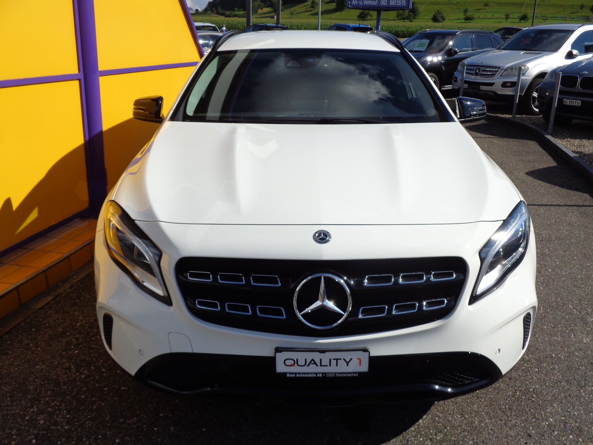 MERCEDES-BENZ GLA 200 Night Star 7G-DCT-showroom-element-2