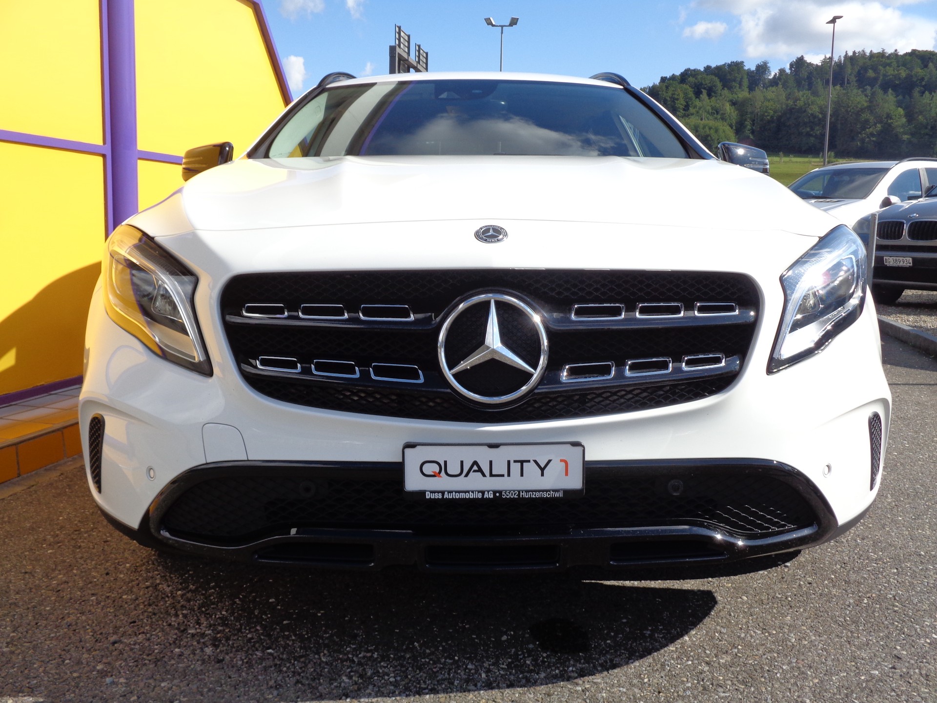 MERCEDES-BENZ GLA 200 Night Star 7G-DCT-showroom-element-3