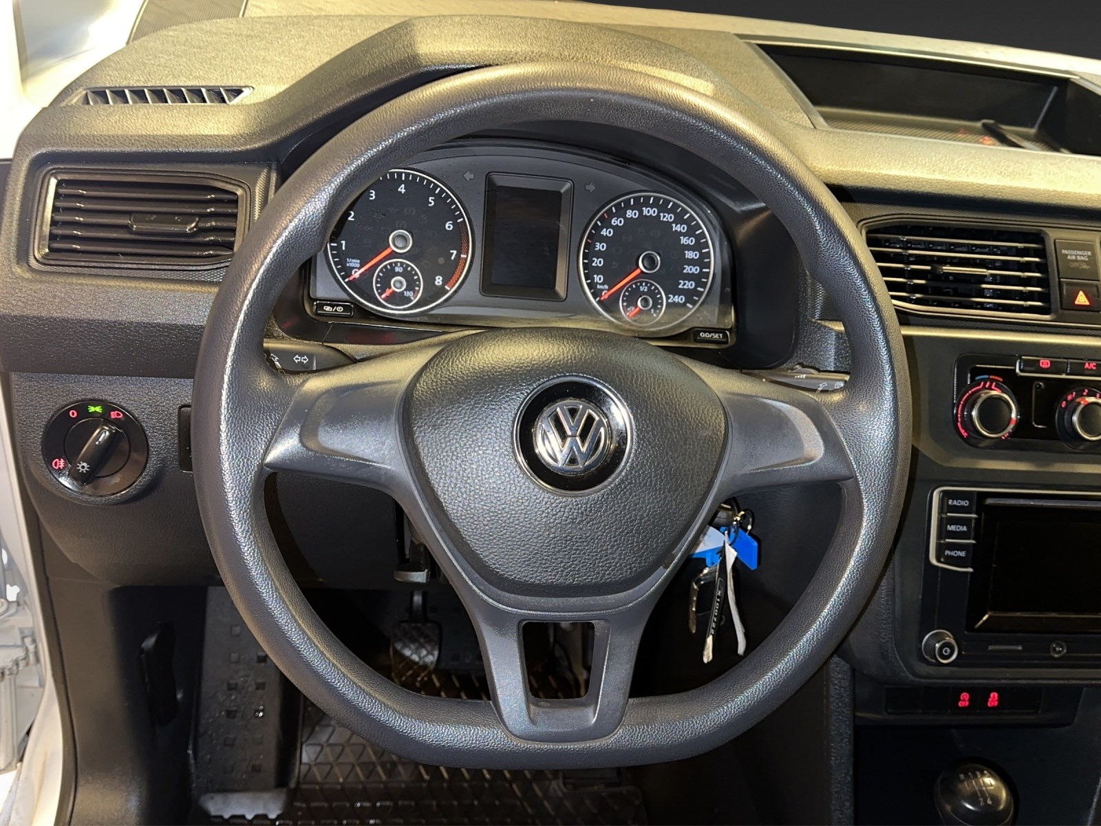 VW Caddy 1.0 TSI Entry BlueMotion Technology-image-10
