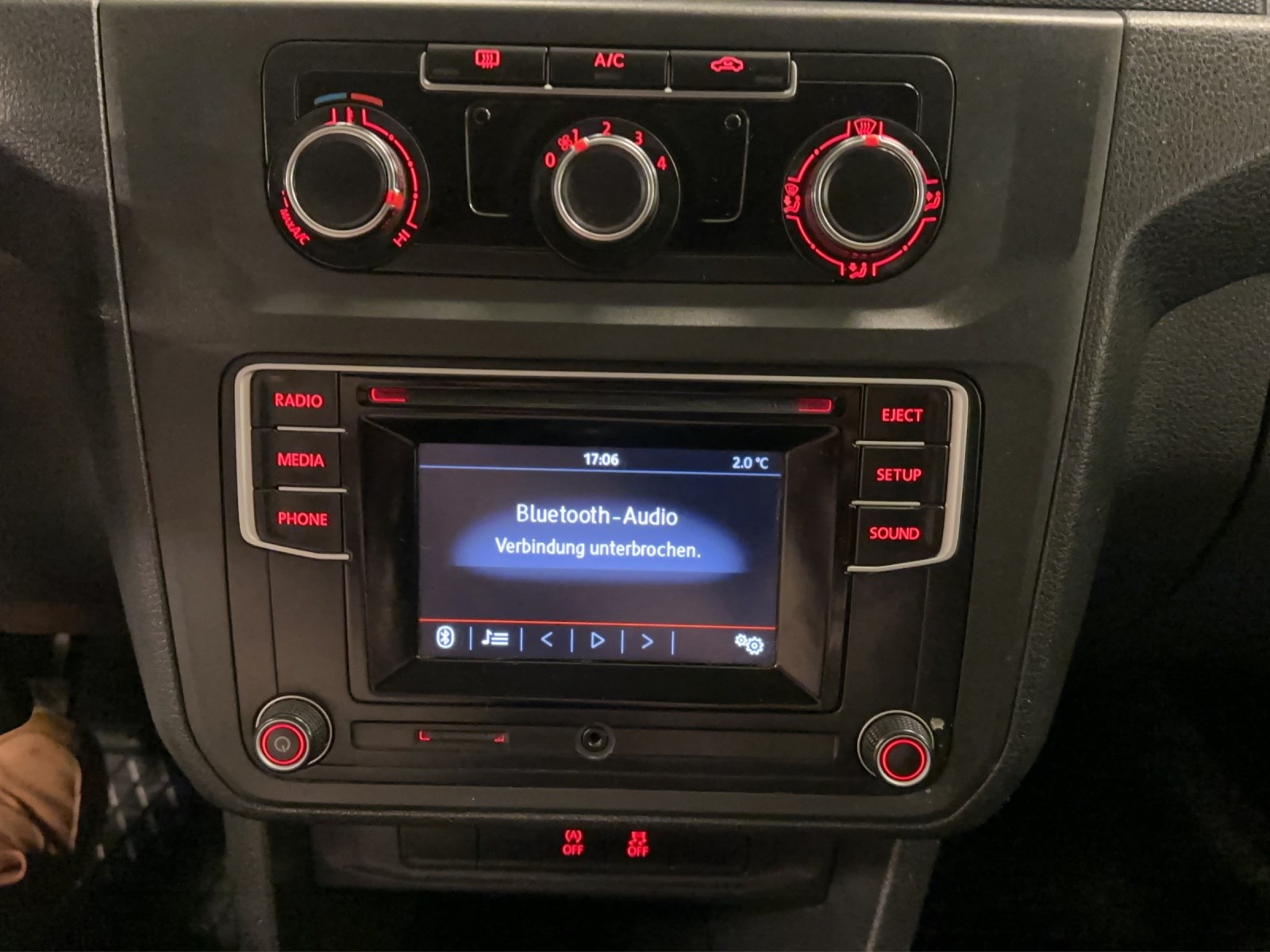 VW Caddy 1.0 TSI Entry BlueMotion Technology-image-13