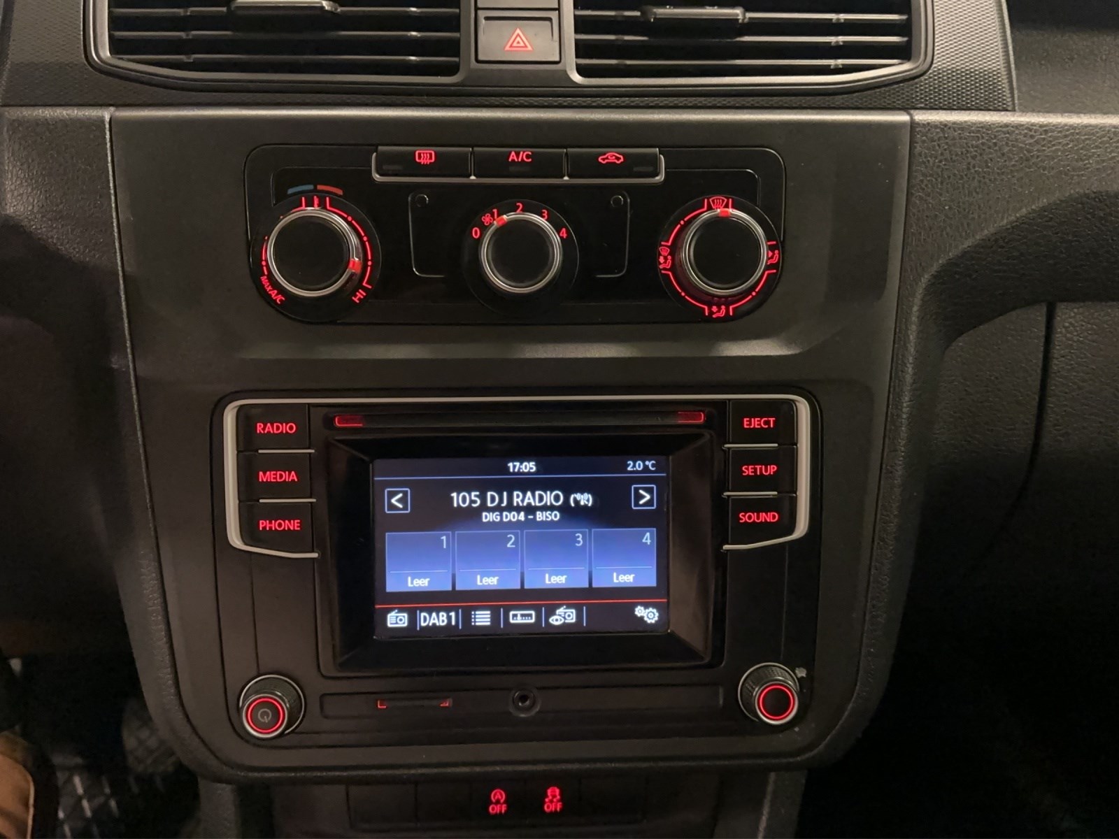 VW Caddy 1.0 TSI Entry BlueMotion Technology-image-14