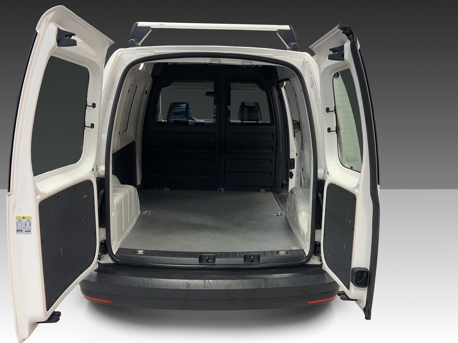 VW Caddy 1.0 TSI Entry BlueMotion Technology-image-16