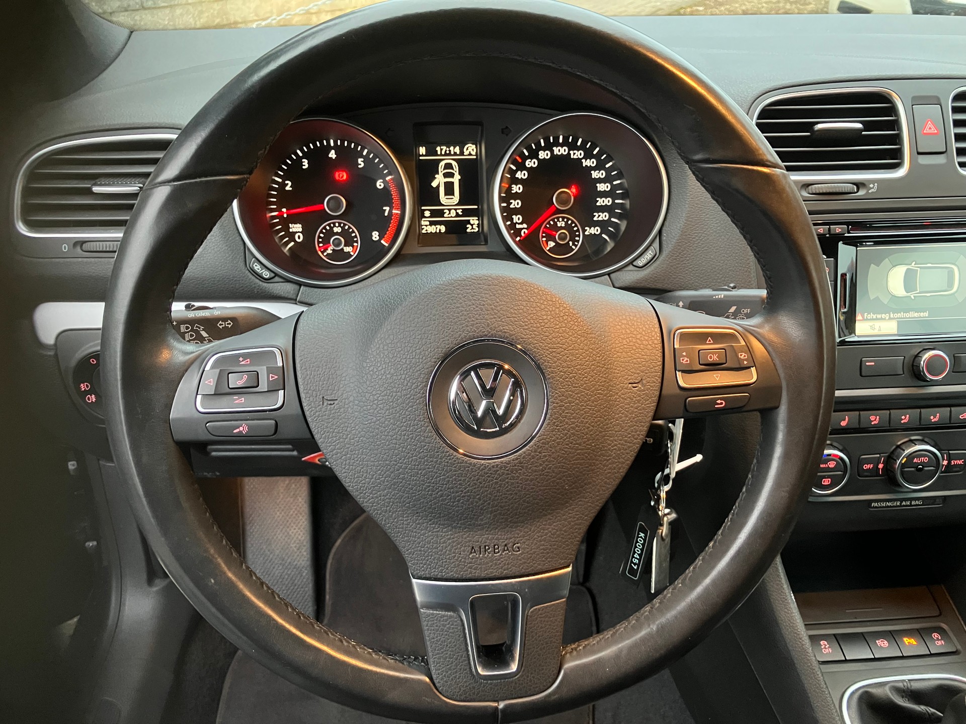 VW Golf Cabrio 1.2 TSI BlueMotion Technology Design-image-8