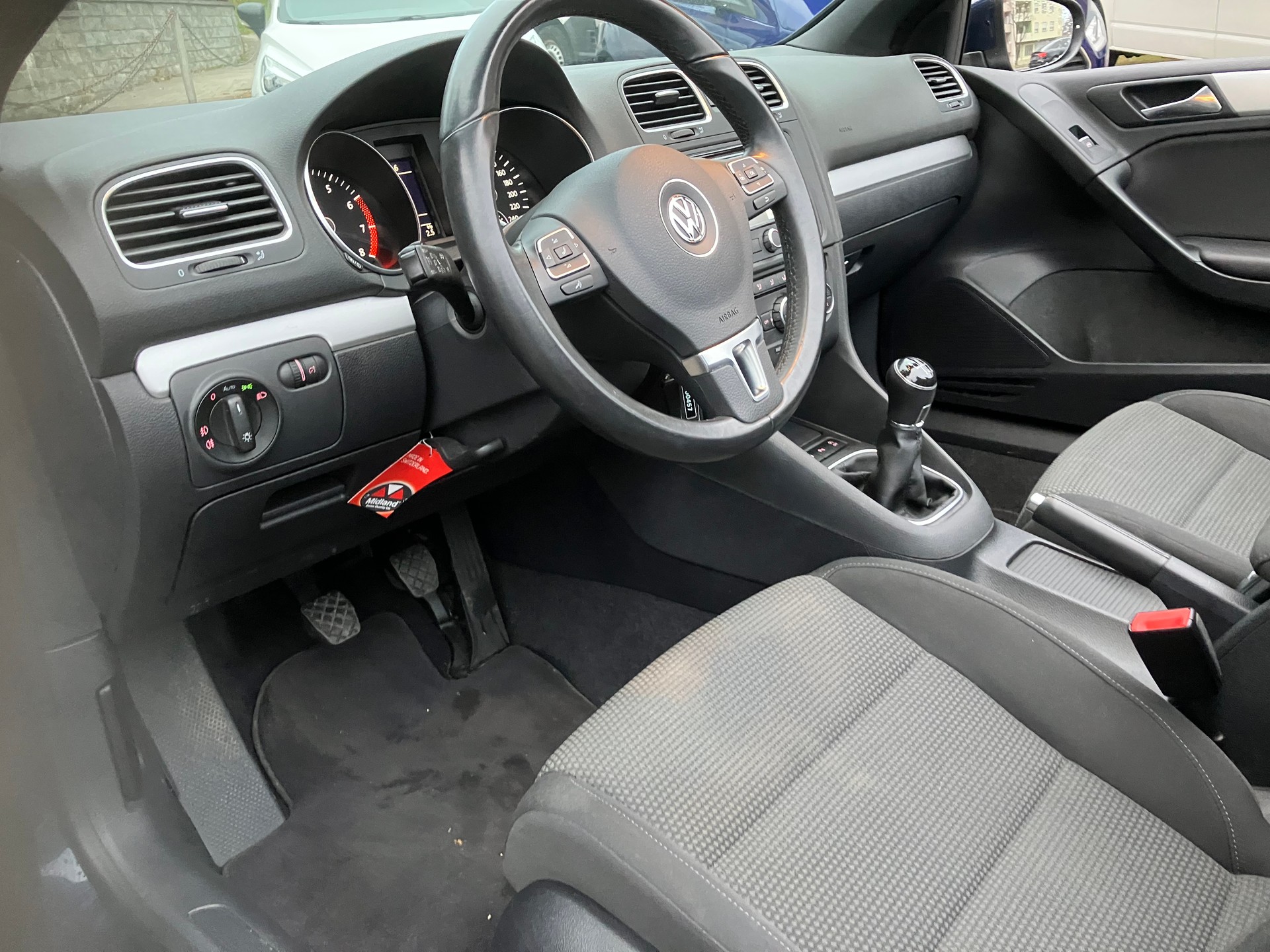 VW Golf Cabrio 1.2 TSI BlueMotion Technology Design-image-2