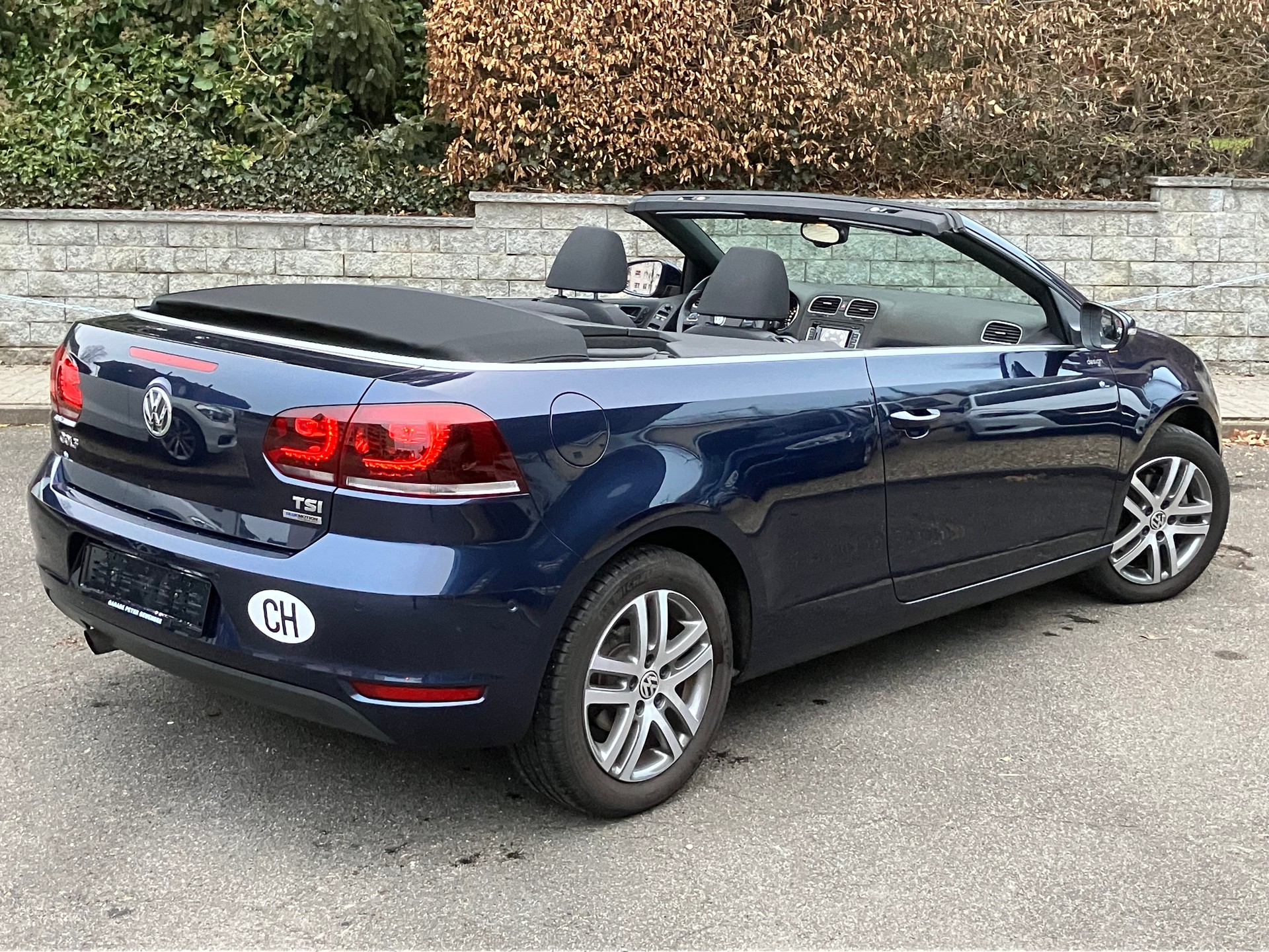 VW Golf Cabrio 1.2 TSI BlueMotion Technology Design-image-3