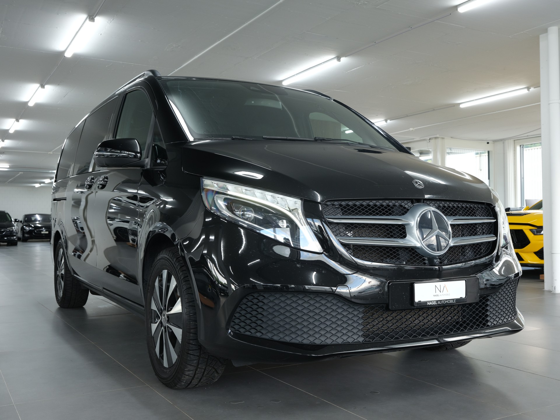 MERCEDES-BENZ V 250 d lang 4Matic 9G-Tronic-showroom-element-1