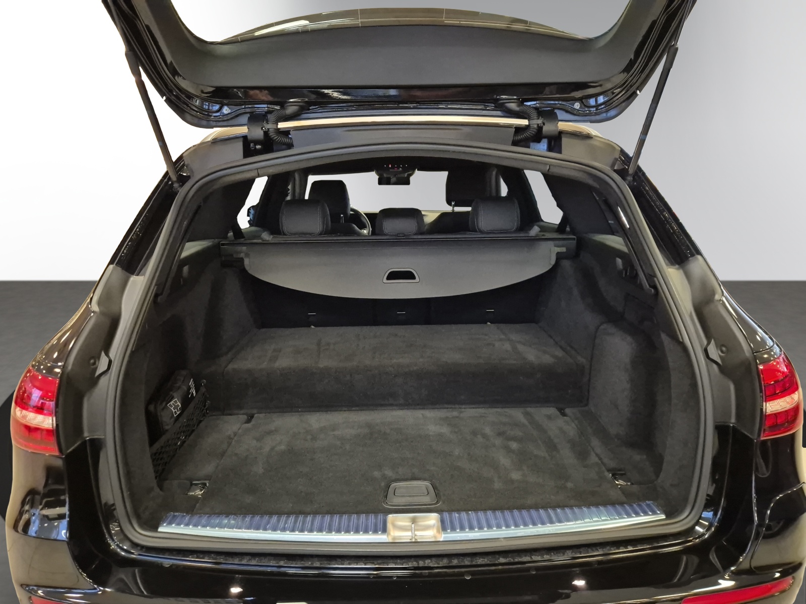 Image MERCEDES-BENZ E-300 E 300 de T 4Matic AMG Line 9G-Tronic