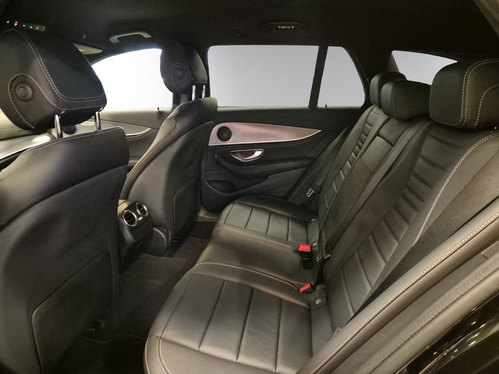 Image MERCEDES-BENZ E-300 E 300 de T 4Matic AMG Line 9G-Tronic