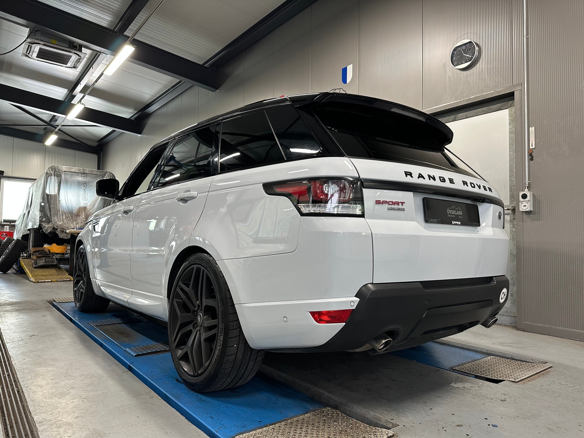 LAND ROVER Range Rover Sport 4.4 SDV8 HSE Dynamic Automatic-image-4