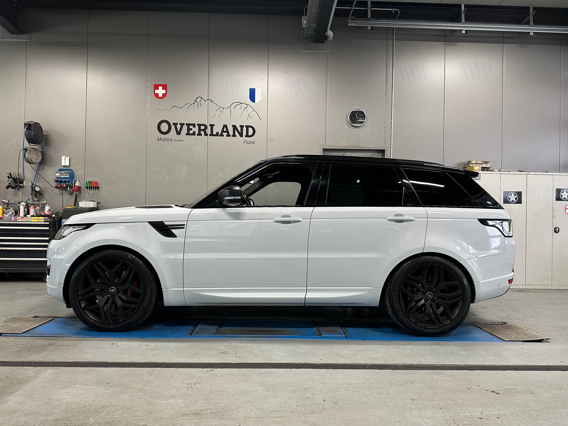 LAND ROVER Range Rover Sport 4.4 SDV8 HSE Dynamic Automatic-showroom-element-2