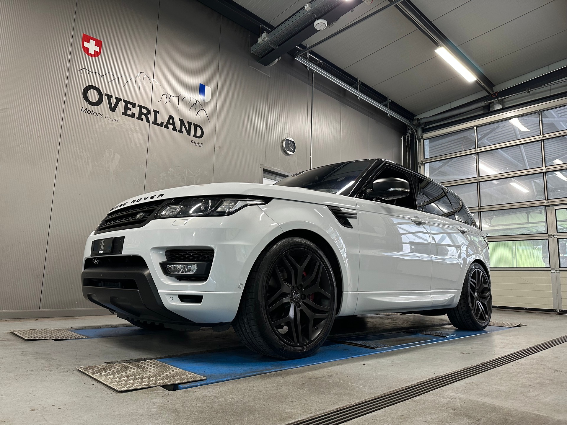 LAND ROVER Range Rover Sport 4.4 SDV8 HSE Dynamic Automatic-image-16