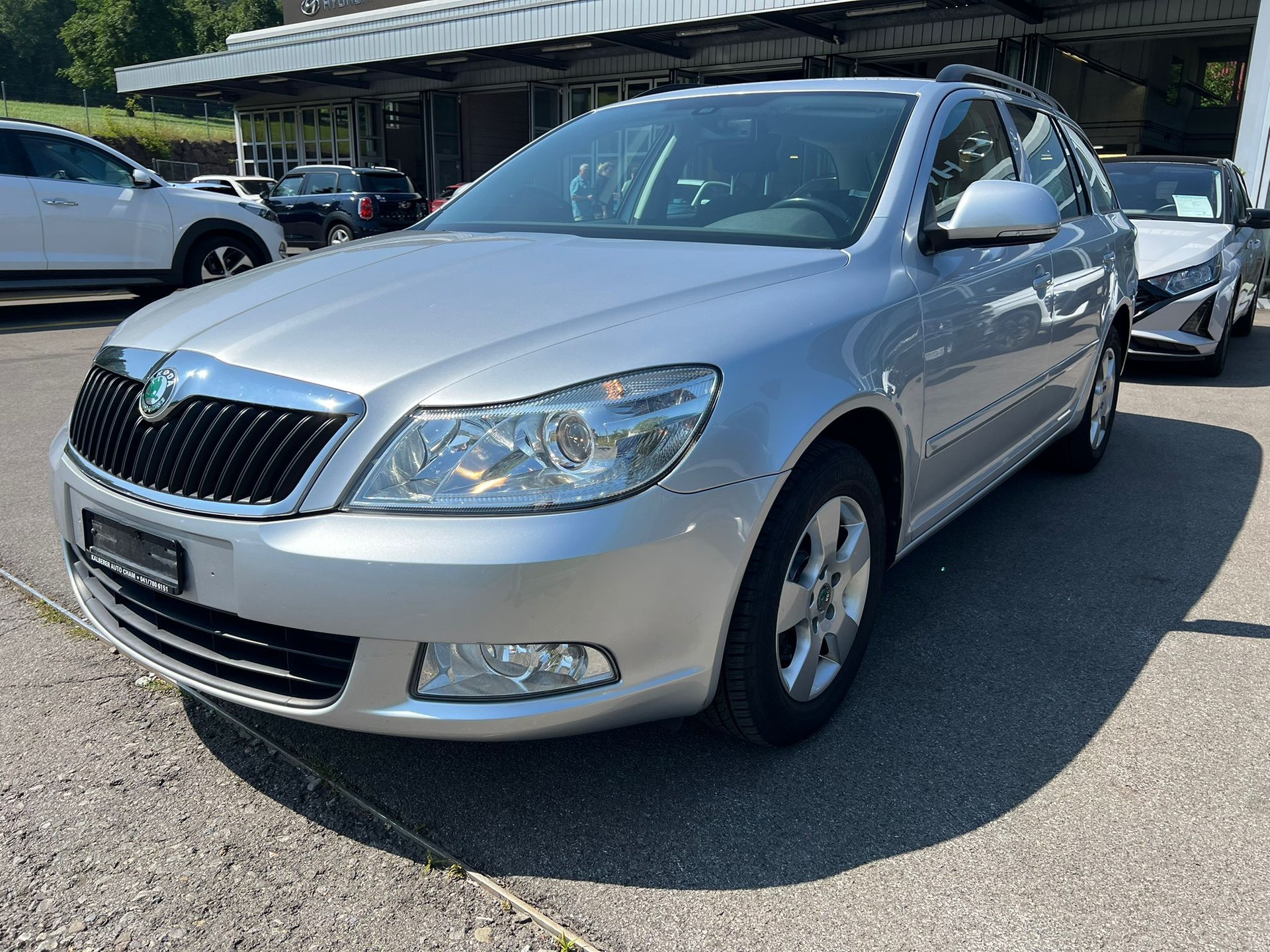 SKODA Octavia Combi 2.0 TDI Ambition DSG-showroom-element-2
