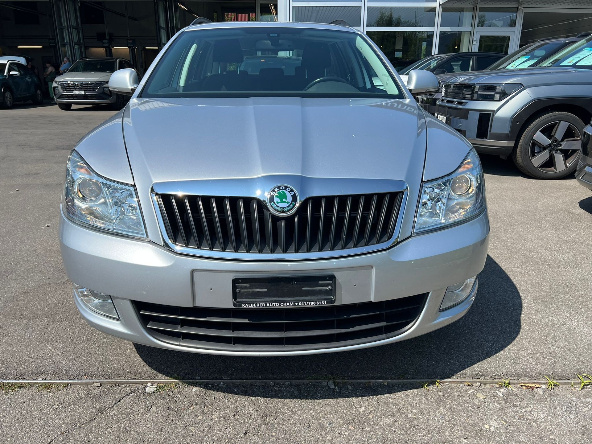 SKODA Octavia Combi 2.0 TDI Ambition DSG-showroom-element-1