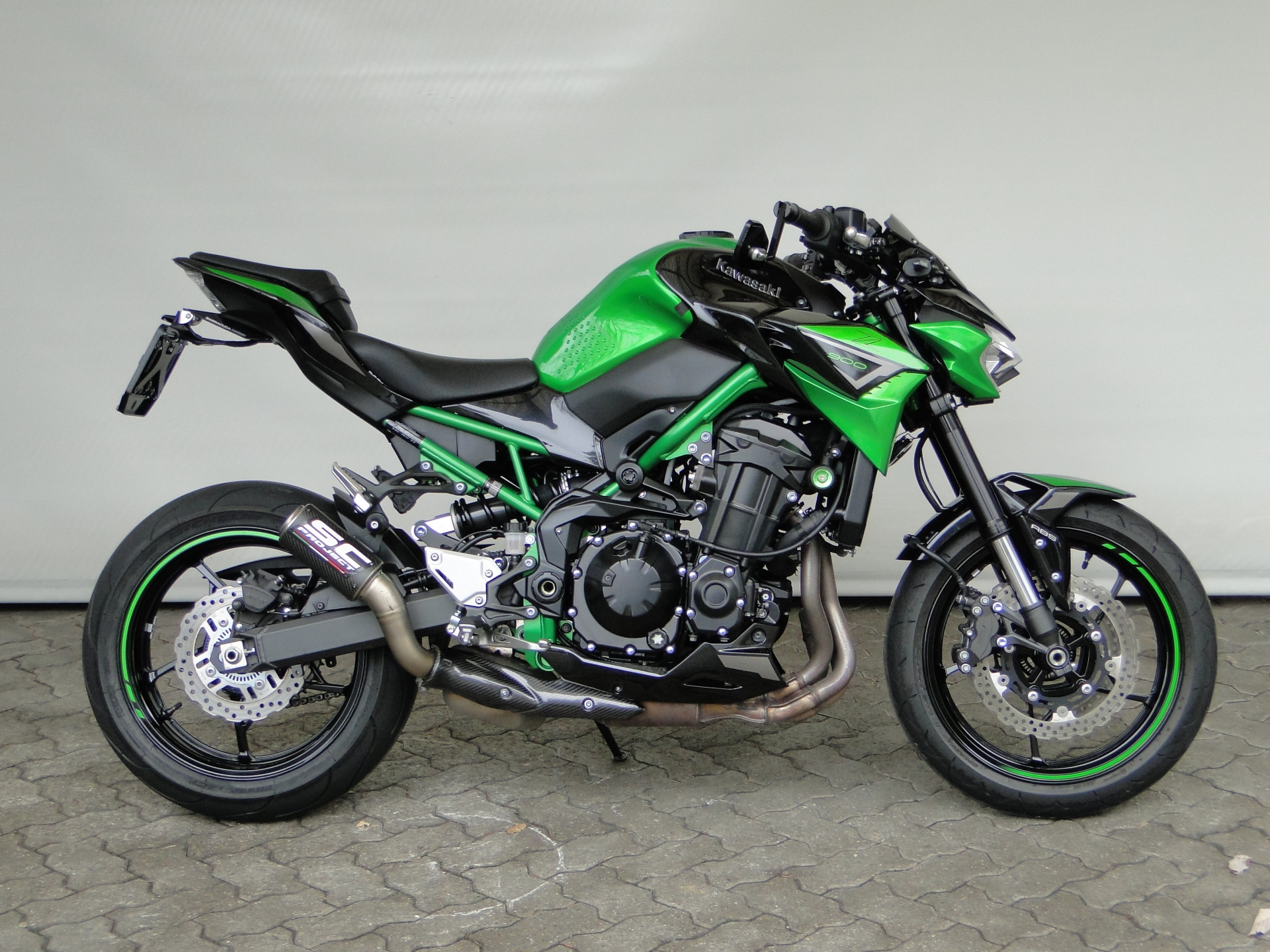 KAWASAKI Z 900 viel Zubehör À vendre