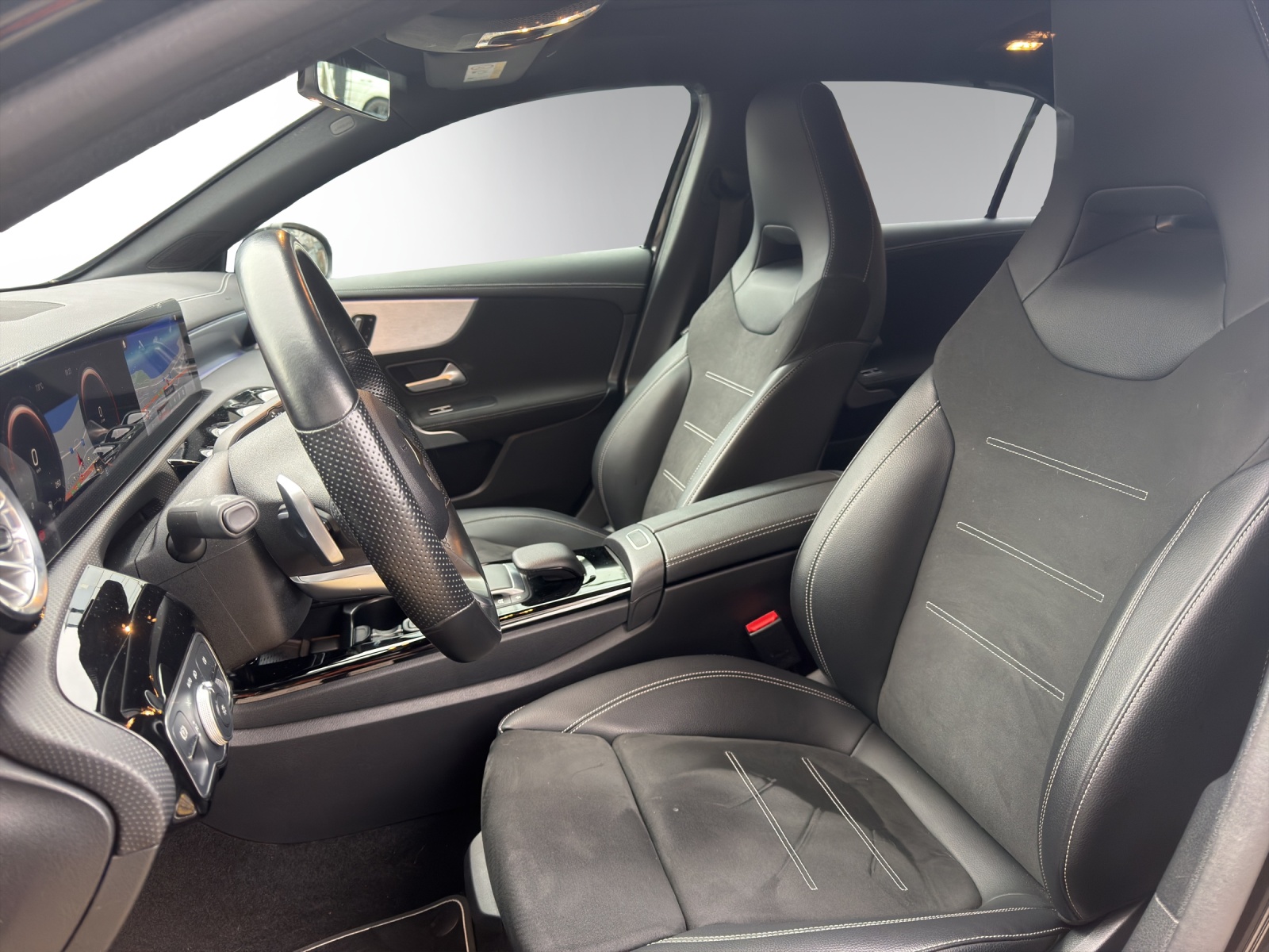 Image MERCEDES-BENZ A-200 A 200 AMG Line 4Matic