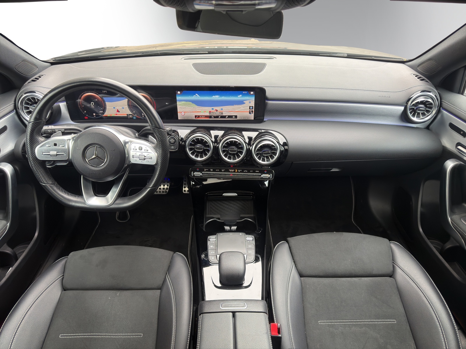 Image MERCEDES-BENZ A-200 A 200 AMG Line 4Matic