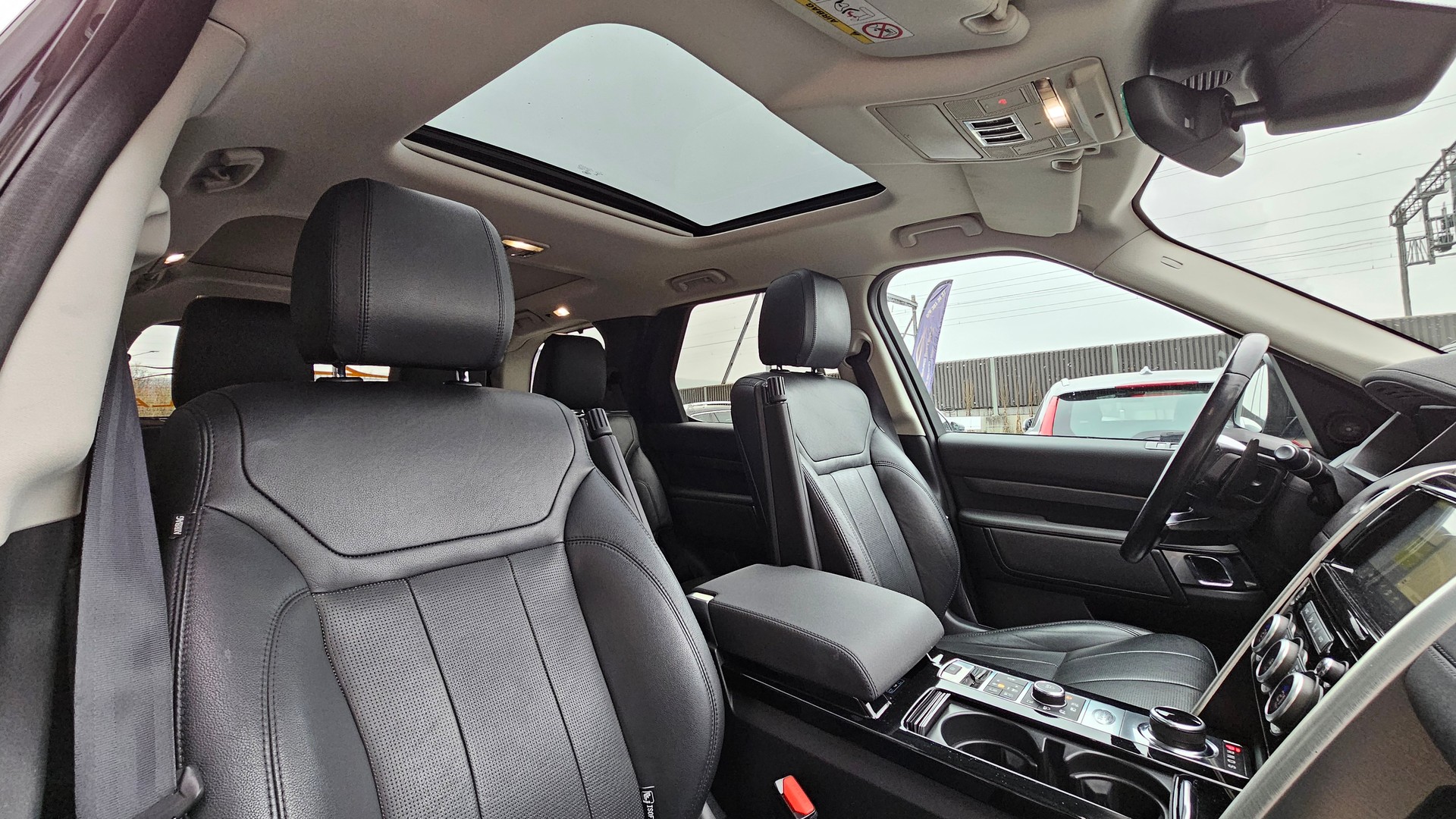 LAND ROVER Discovery 2.0 SD4 HSE Automatic 7 Sitze-image-10