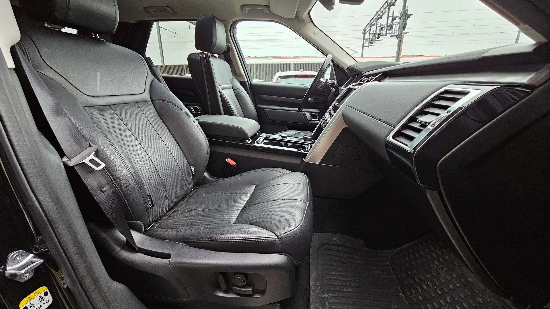 LAND ROVER Discovery 2.0 SD4 HSE Automatic 7 Sitze-image-9