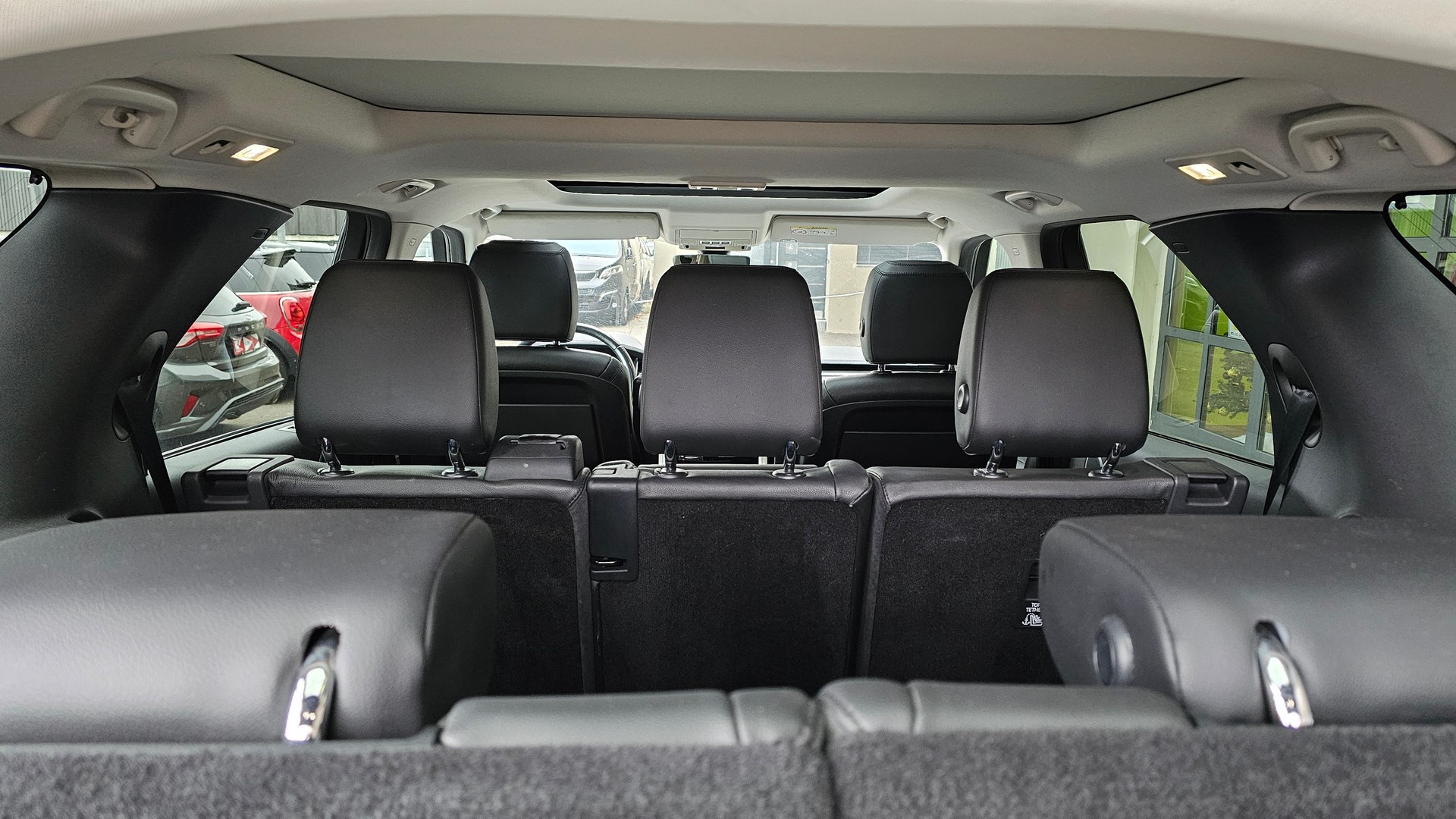 LAND ROVER Discovery 2.0 SD4 HSE Automatic 7 Sitze-image-15