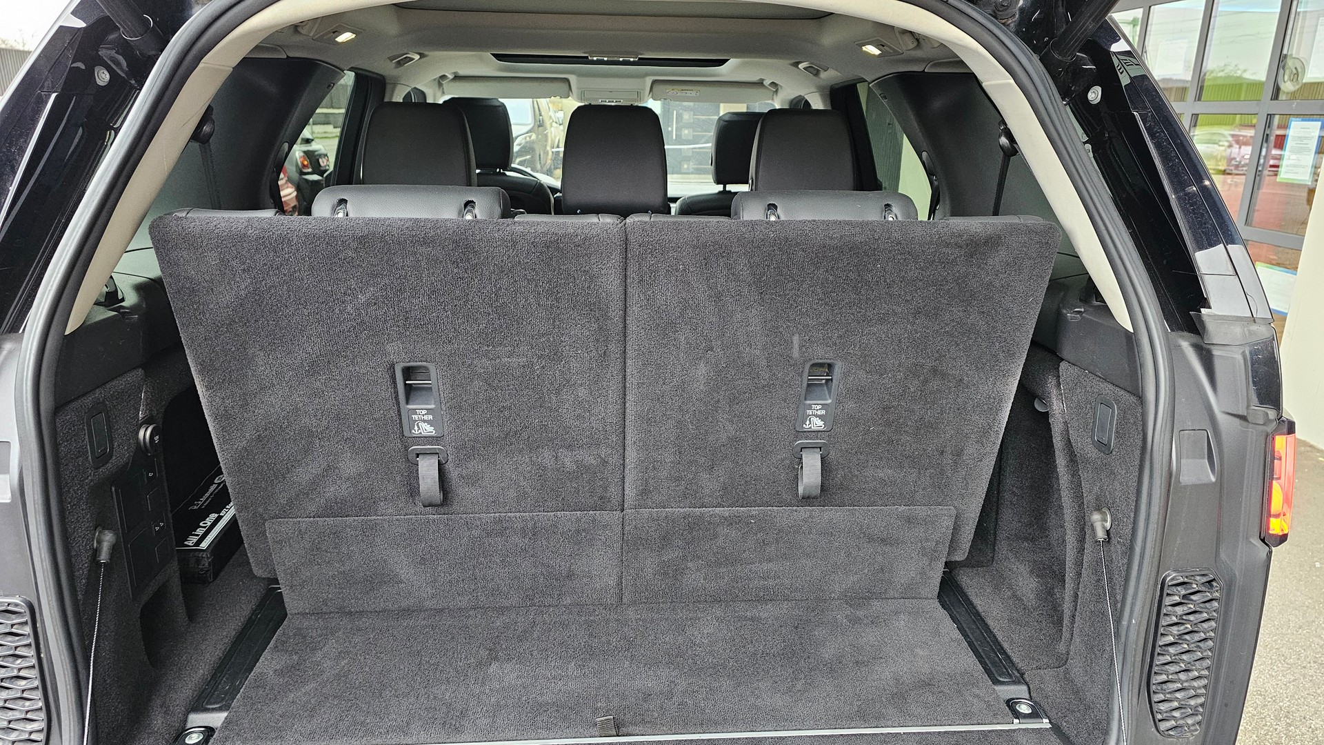 LAND ROVER Discovery 2.0 SD4 HSE Automatic 7 Sitze-image-14