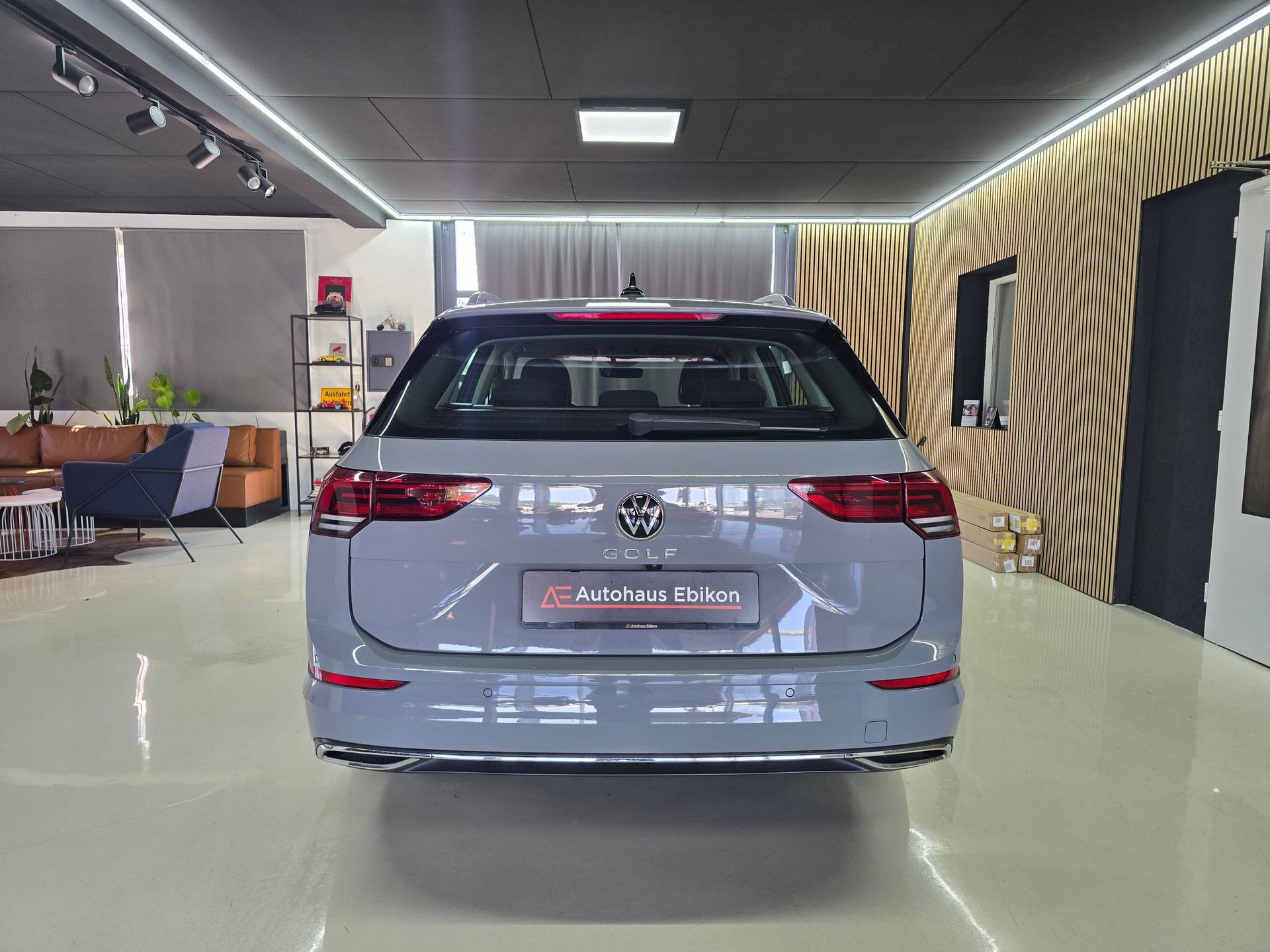 VW Golf Variant 2.0 TDI Style DSG-image-5