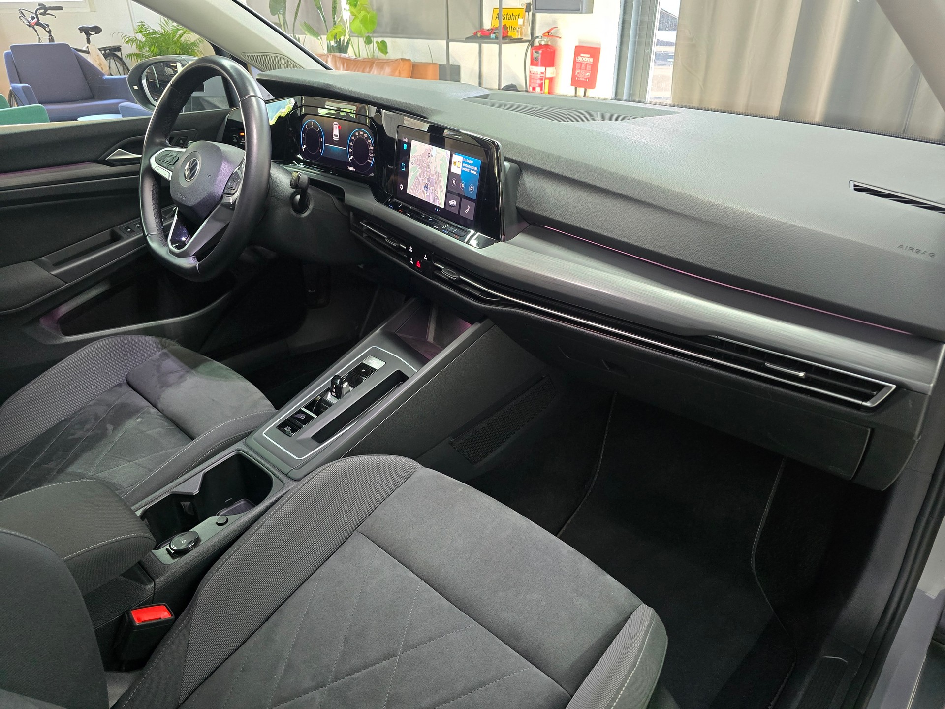 VW Golf Variant 2.0 TDI Style DSG-image-8