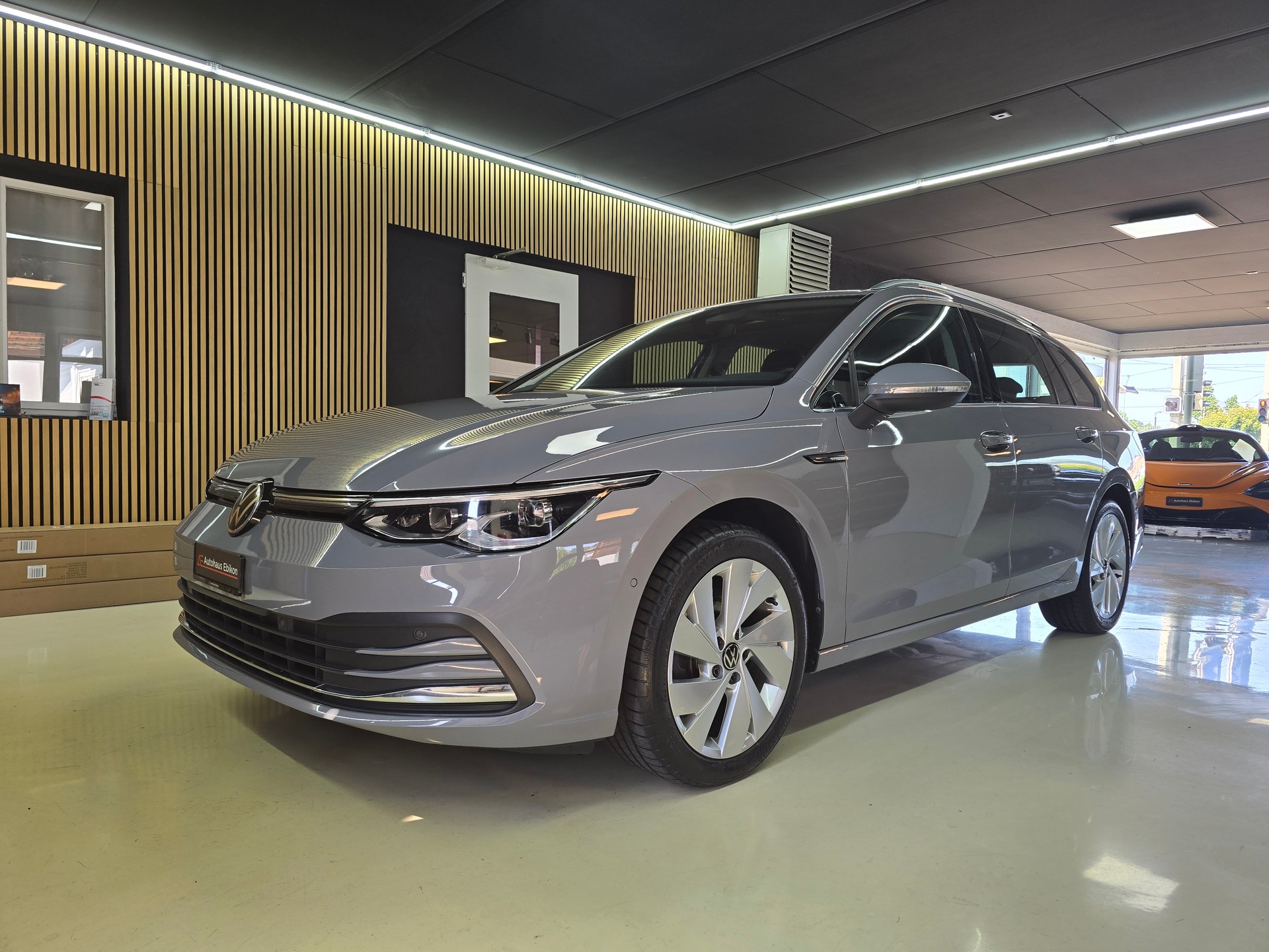 VW Golf Variant 2.0 TDI Style DSG-showroom-element-2