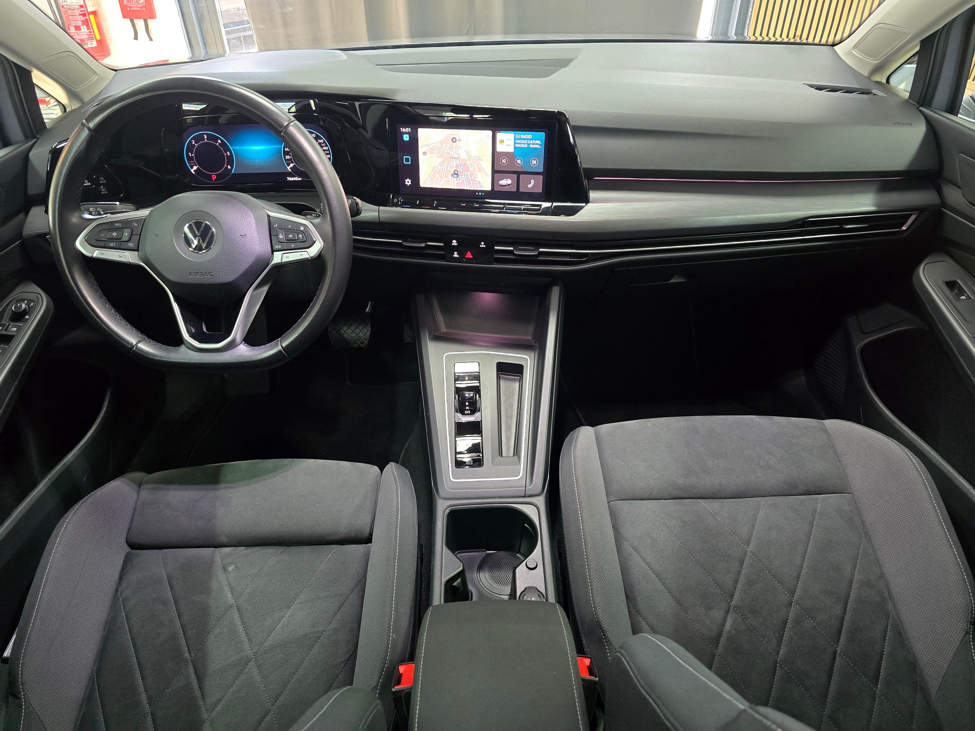 VW Golf Variant 2.0 TDI Style DSG-image-11