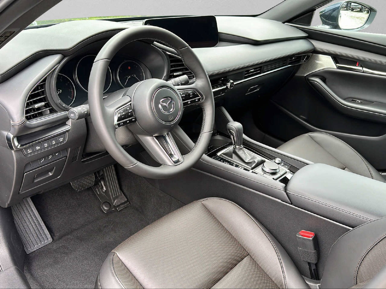 MAZDA 3 Hatchback 2.0 186 PS Takumi FWD-image-4