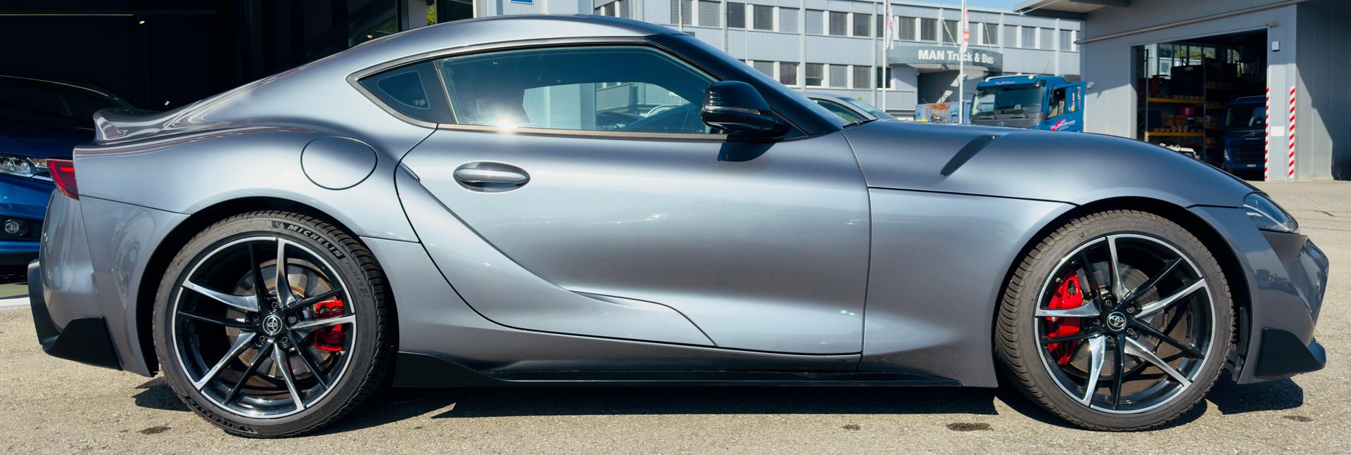 TOYOTA GR Supra 3.0 T Premium Sportschalldämpfer-showroom-element-3