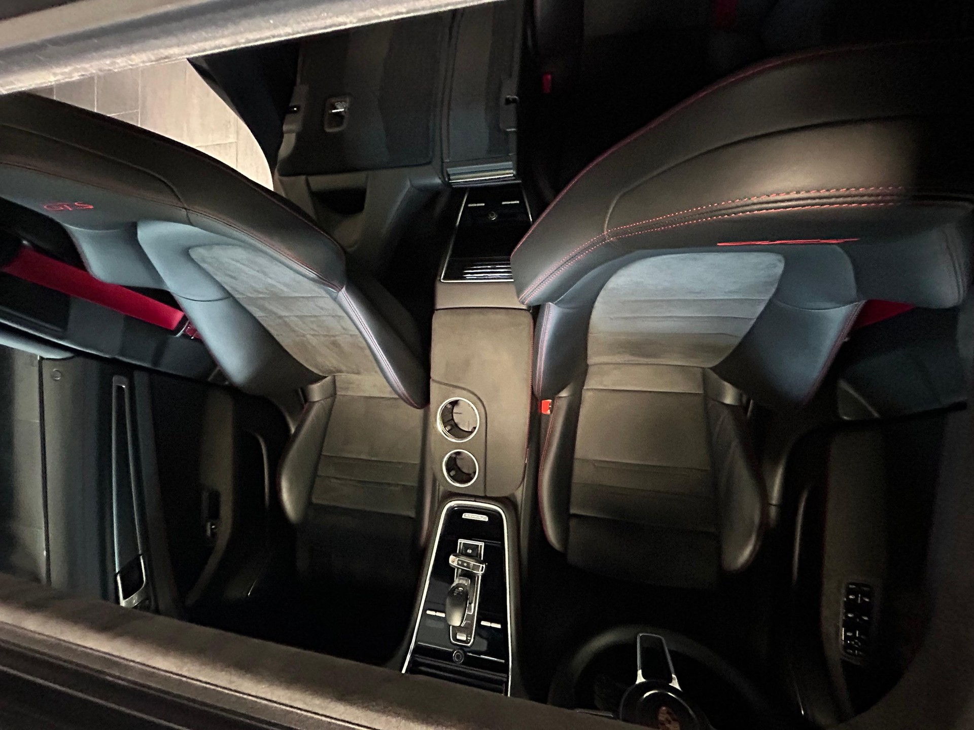 PORSCHE Panamera 4.0 V8 GTS-showroom-element-2