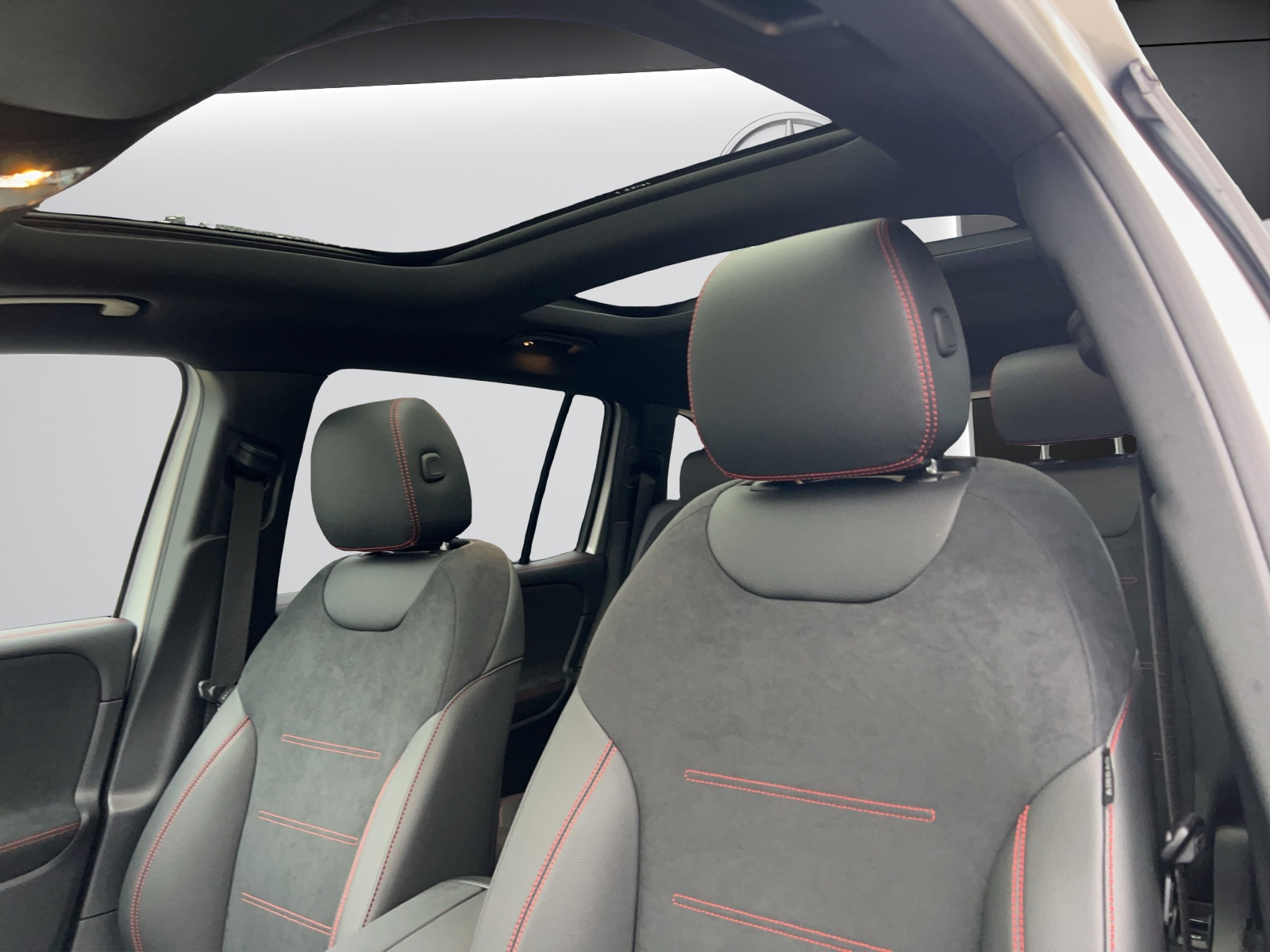 Image MERCEDES-BENZ EQB-350 EQB 350 66,5 kWh 4Matic Swiss Star