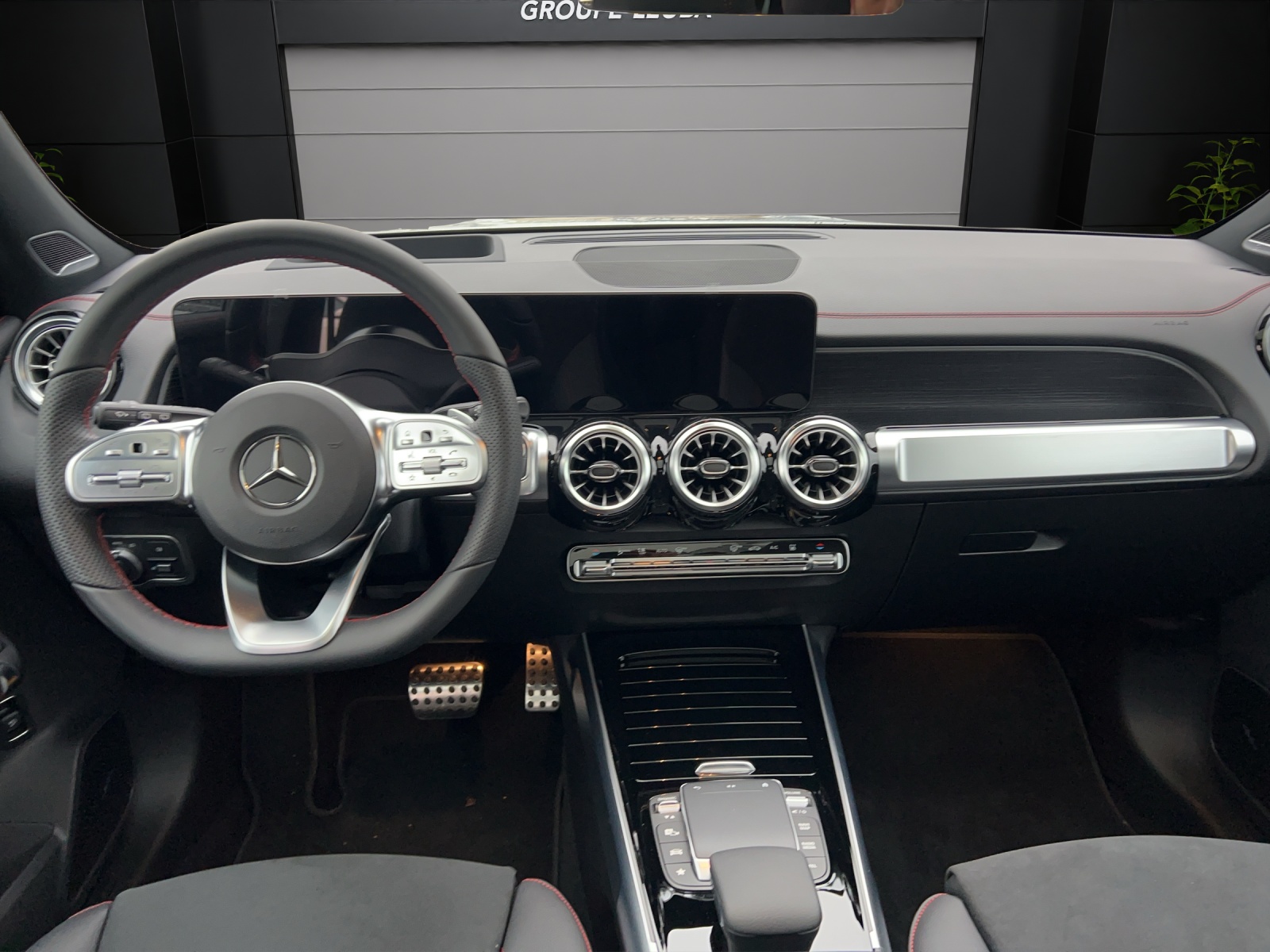 Image MERCEDES-BENZ EQB-350 EQB 350 66,5 kWh 4Matic Swiss Star