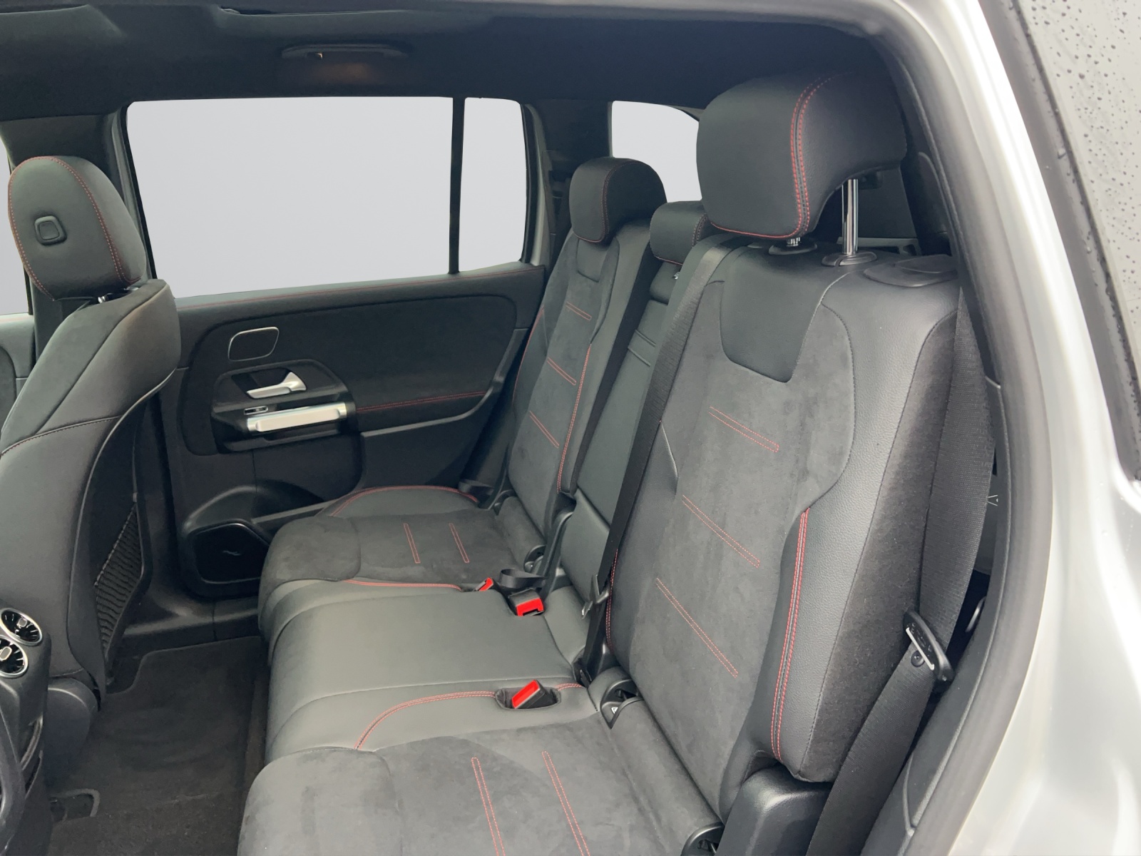 Image MERCEDES-BENZ EQB-350 EQB 350 66,5 kWh 4Matic Swiss Star