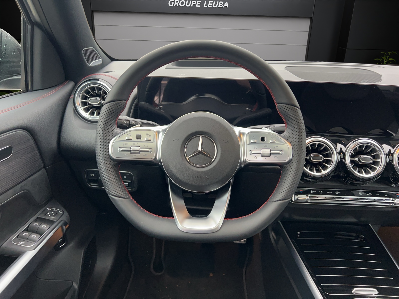 Image MERCEDES-BENZ EQB-350 EQB 350 66,5 kWh 4Matic Swiss Star