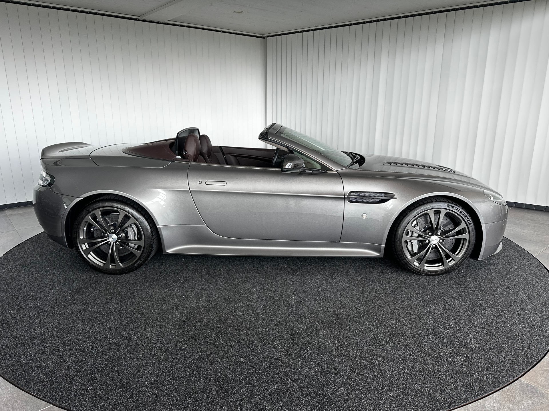 ASTON MARTIN V12 Vantage 5.9 Nr. 77 of 101-image-6