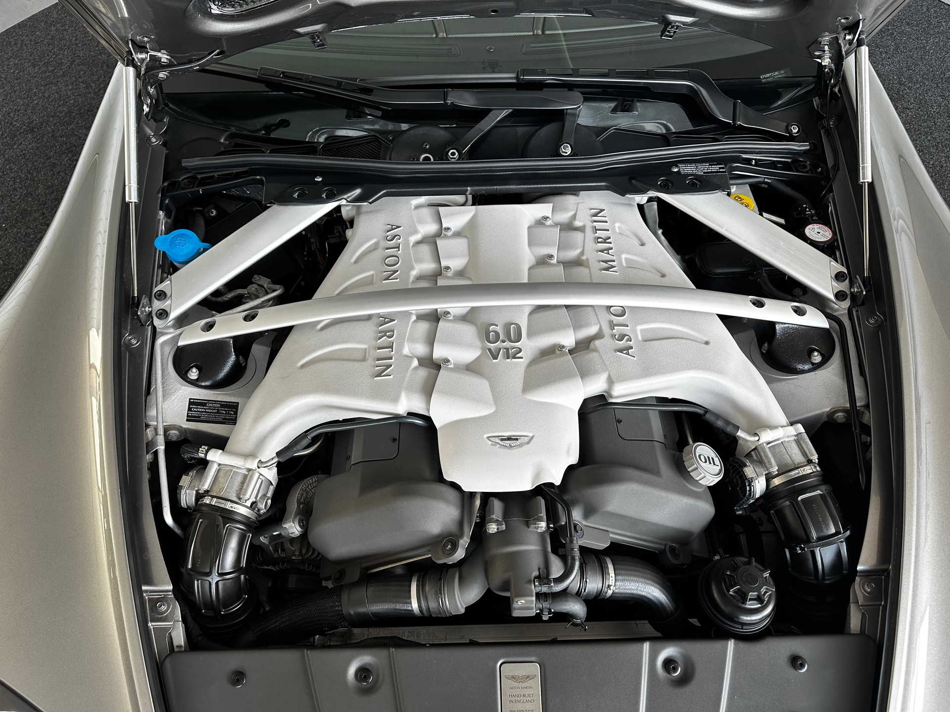 ASTON MARTIN V12 Vantage 5.9 Nr. 77 of 101-showroom-element-3