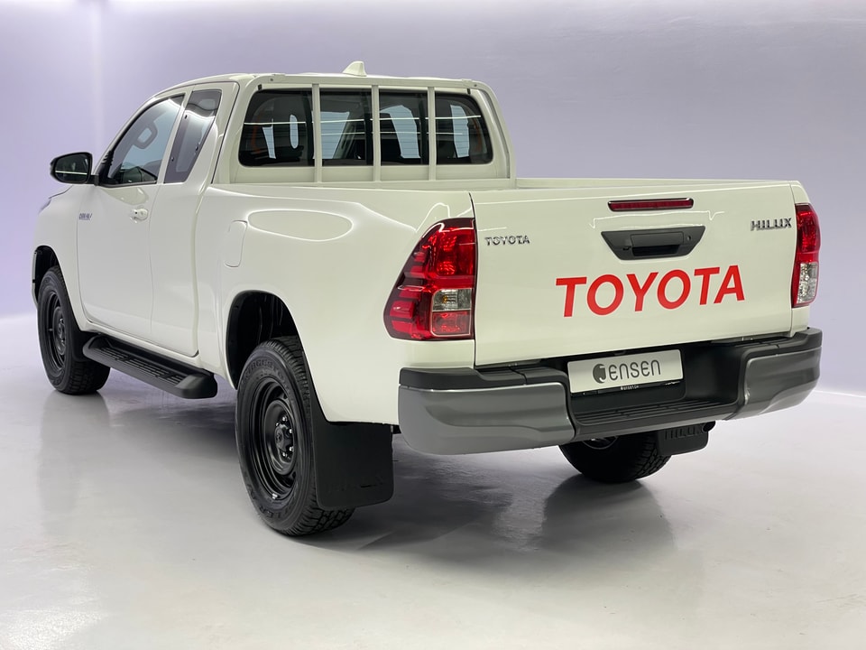 Hilux Extra Cab 2.4 D 175 Comfort 4x4