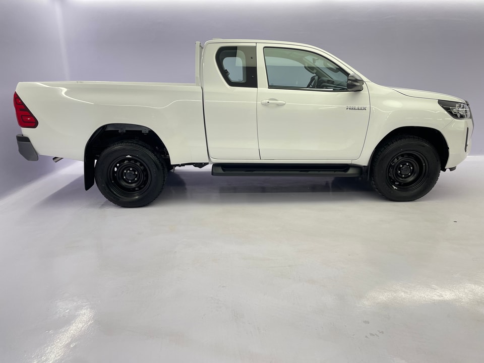 Hilux Extra Cab 2.4 D 175 Comfort 4x4