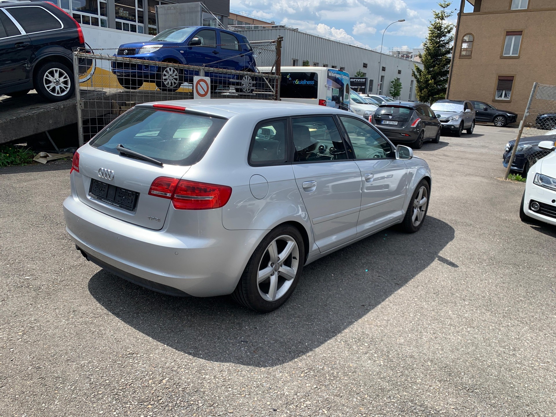 AUDI A3 Sportback 2.0 TFSI Attraction-image-3