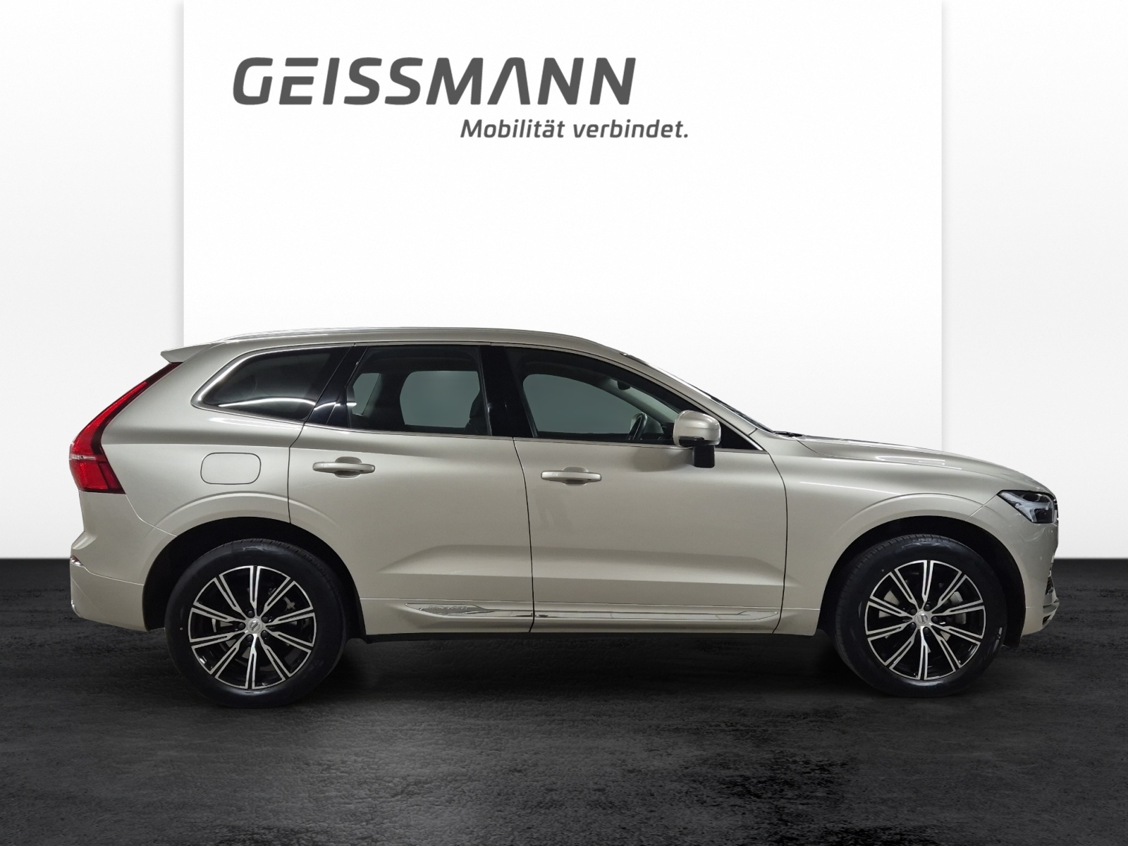 VOLVO XC60 2.0 T6 TE Inscription eAWD-showroom-element-3